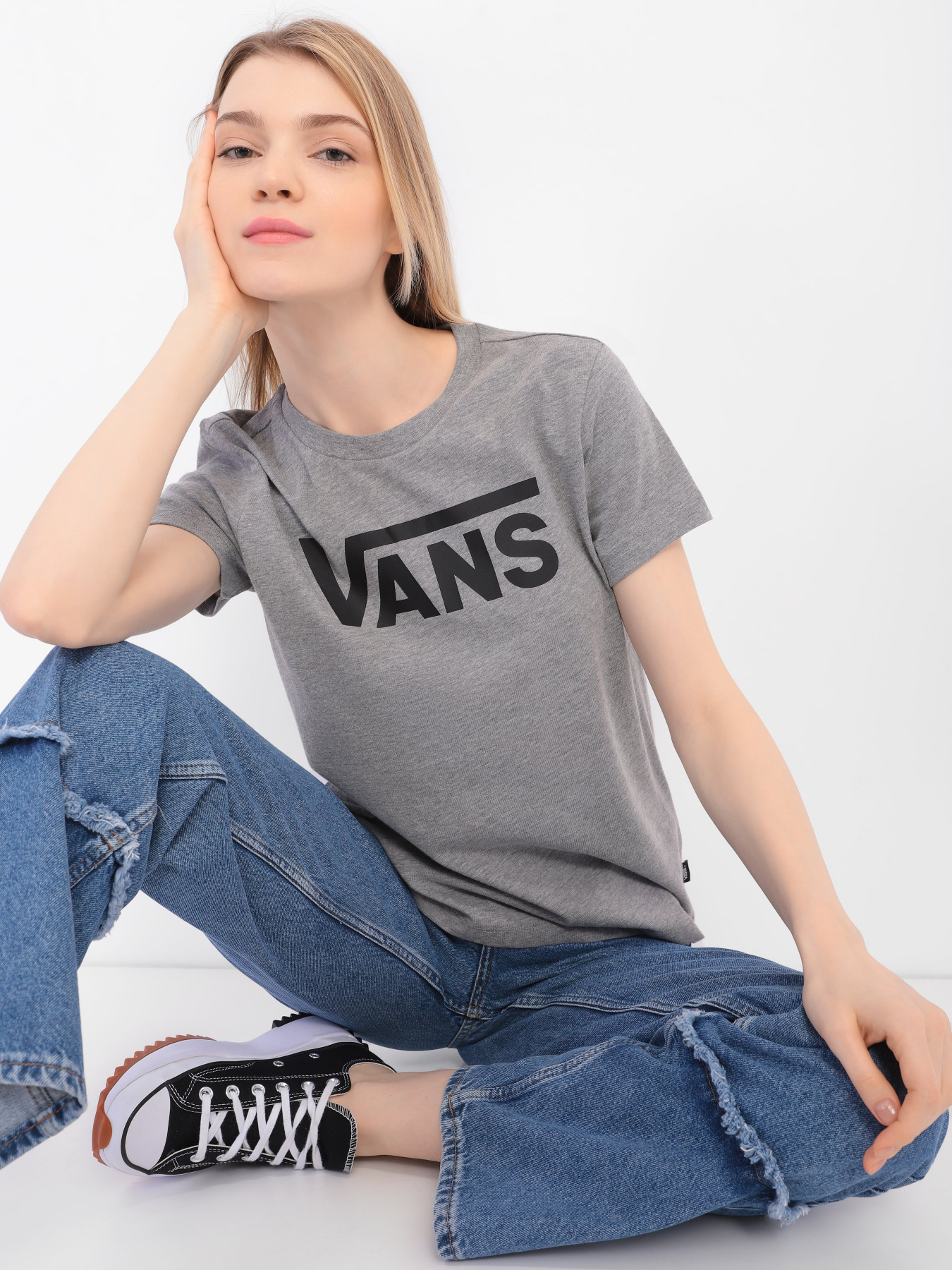 Футболки і поло Vans Flying V Crew модель VN0A3UP4GRH1 Футболки і поло Vans Flying V Crew модель VN0A3UP4GRH1 Фото