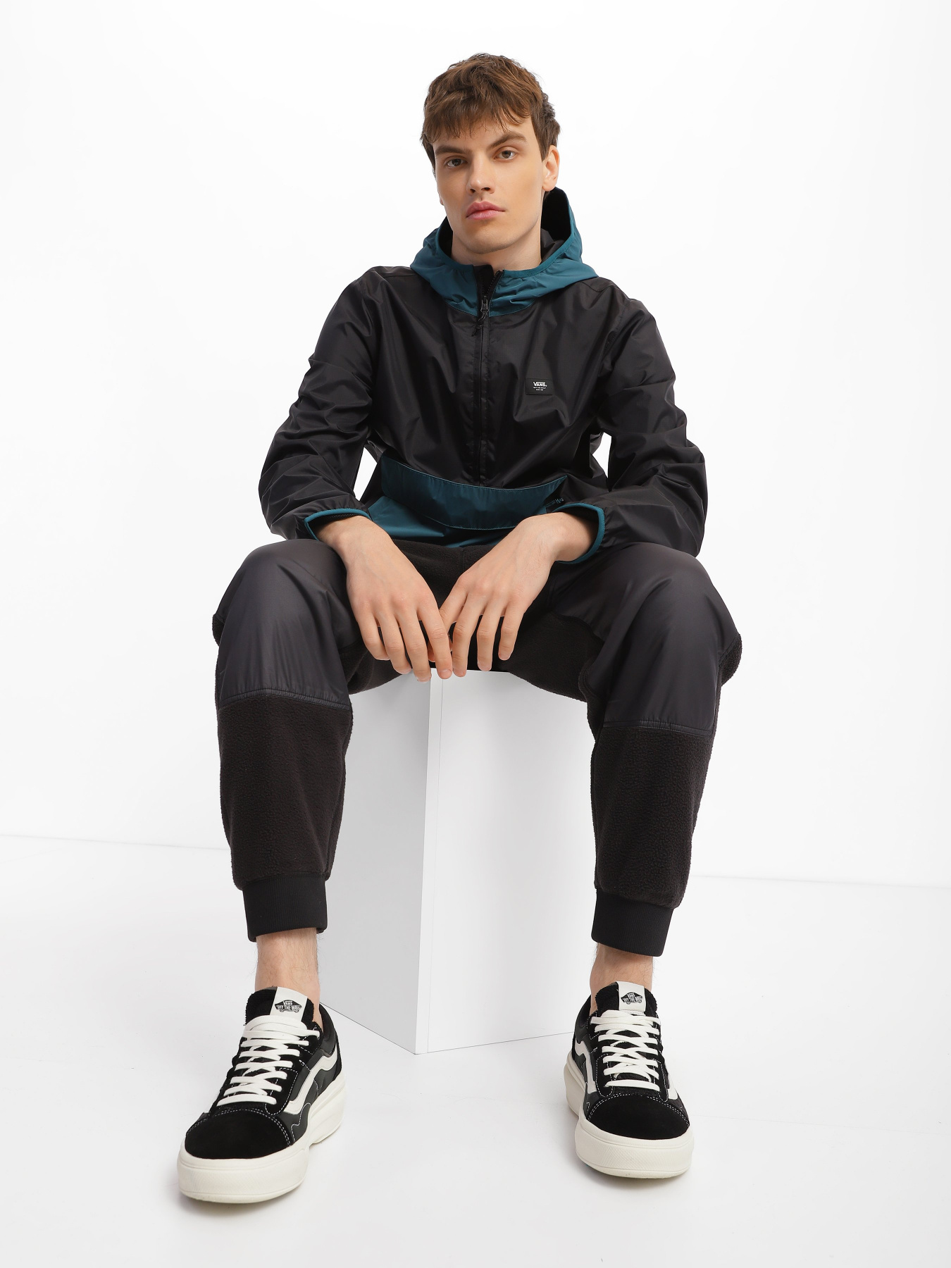 Куртки та дублянки Vans Lawrence Anorak модель VN0A7S8PEHU1 Фото