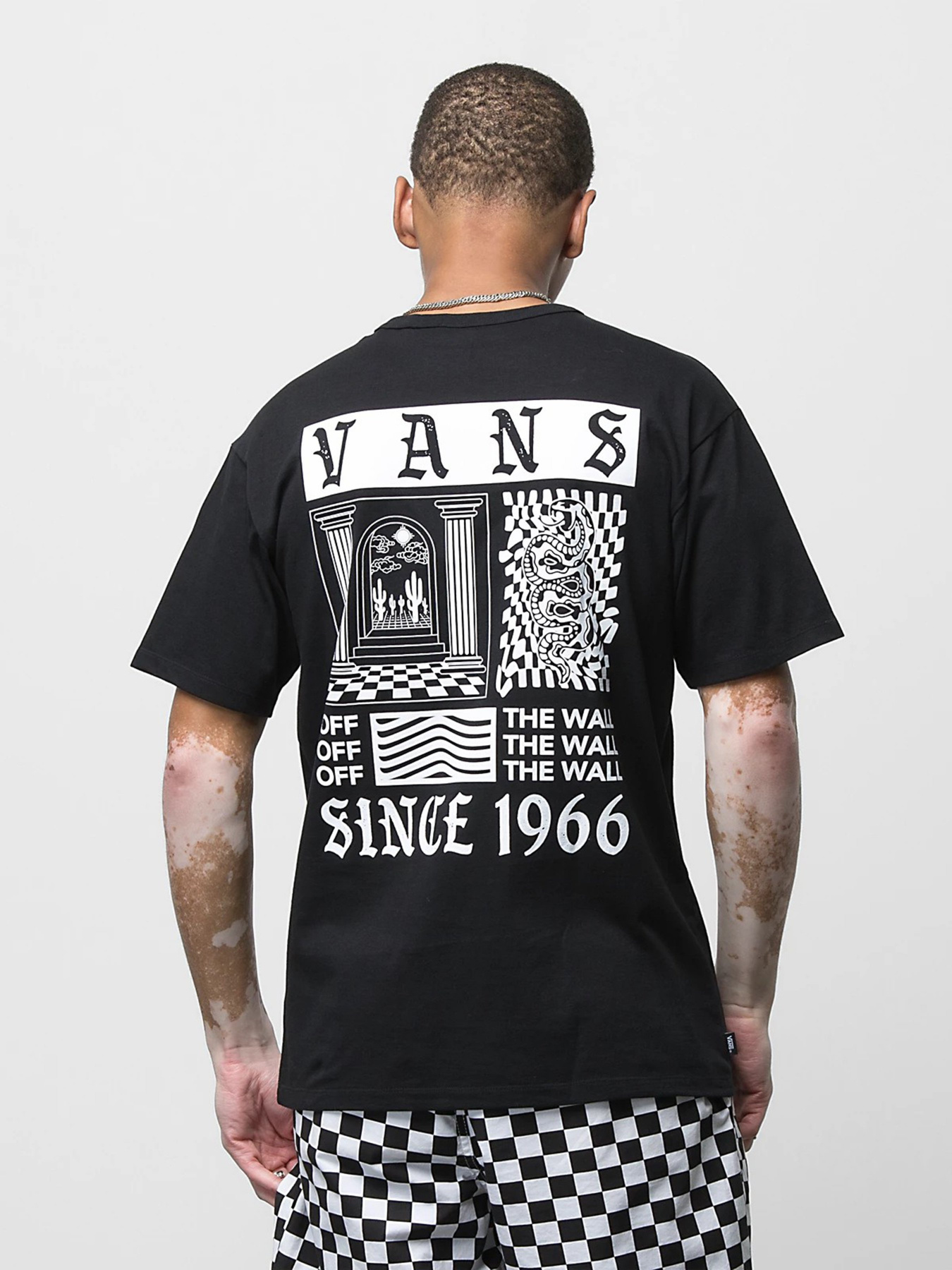 Футболки і поло Vans Kevin Peraza Off The Wall модель VN0A7PTPBLK1 Фото