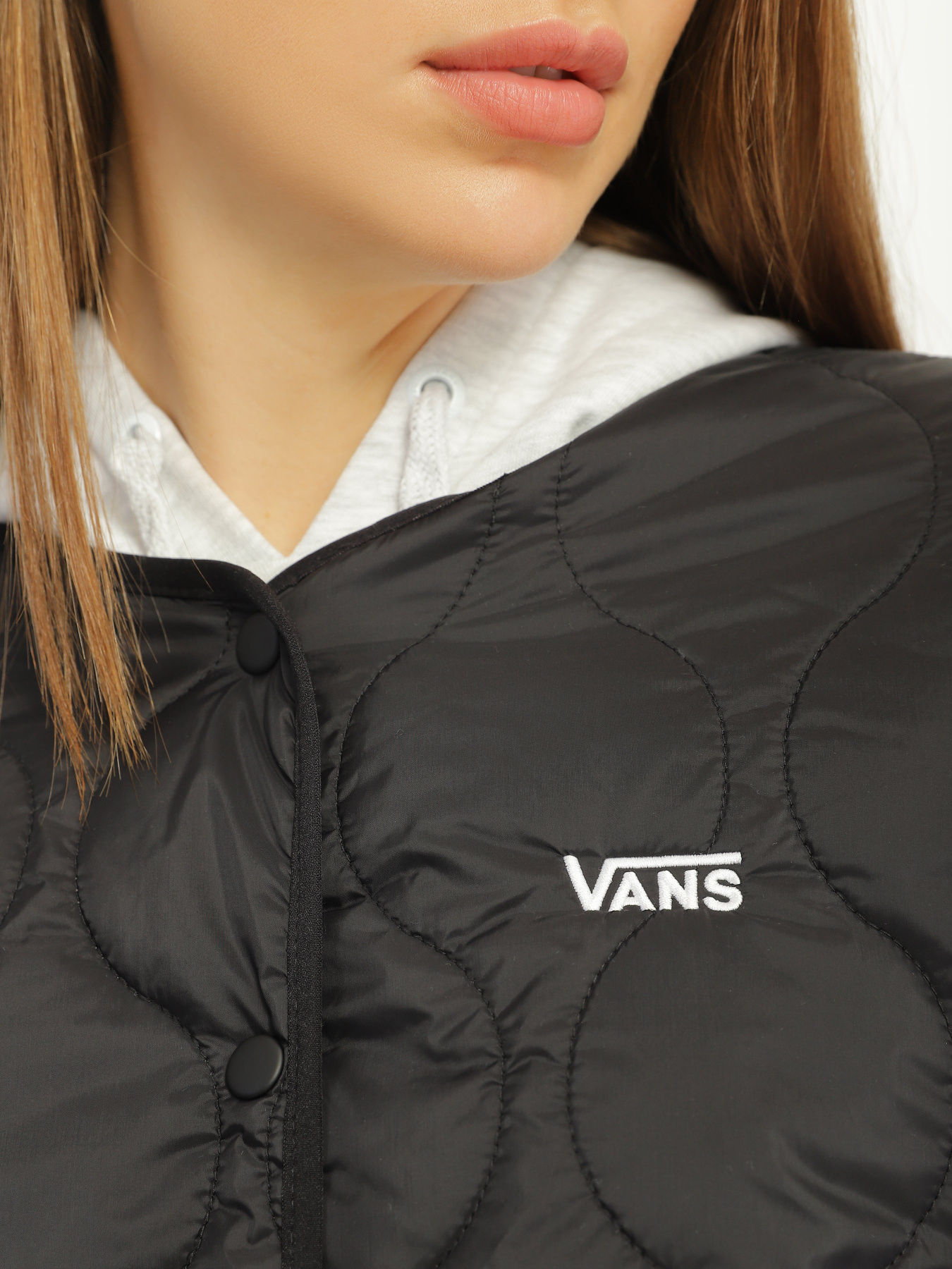 Куртки та дублянки Vans Short Reversible Liner модель VN0A7RNGBLK1 Фото