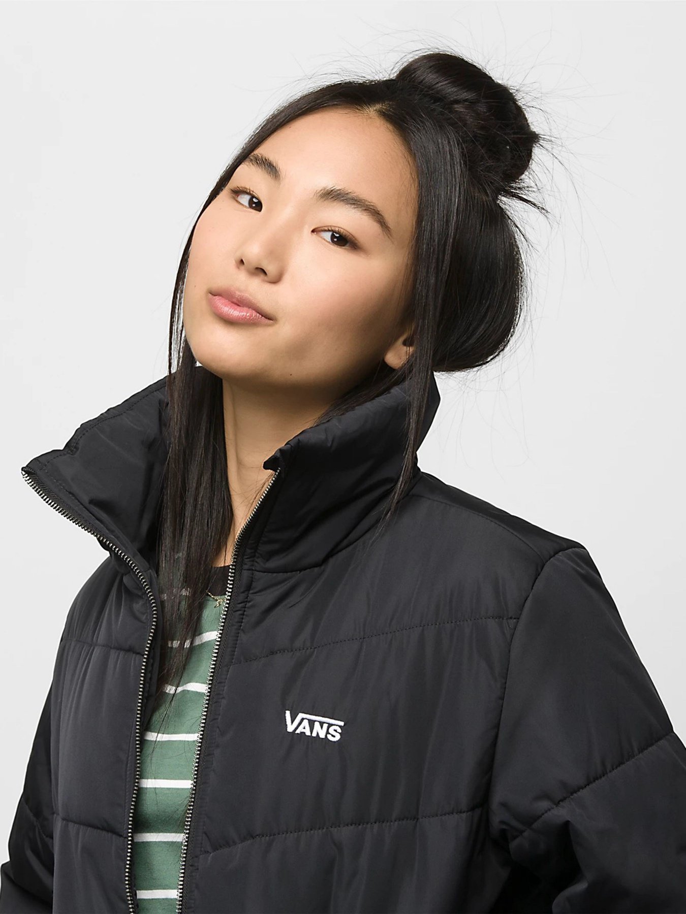 Куртки и дубленки Vans Foundry Puffer MTE-1 модель VN0A7YK5BLK1 Фото
