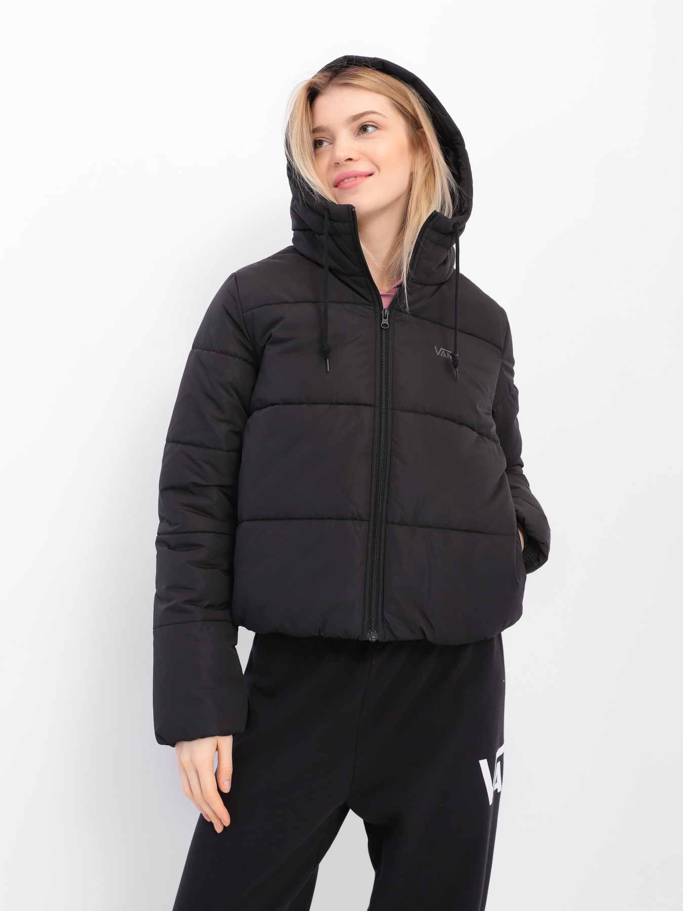 Куртки та дублянки Vans Short Puffer 2 модель VN0A4B8MBLK1 Фото