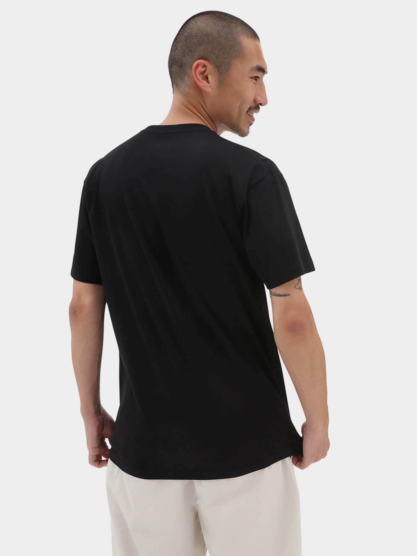 Футболки і поло Vans LEFT CHEST LOGO II SS модель VN0A7TLGB2N1 Футболки і поло Vans LEFT CHEST LOGO II SS модель VN0A7TLGB2N1 Фото