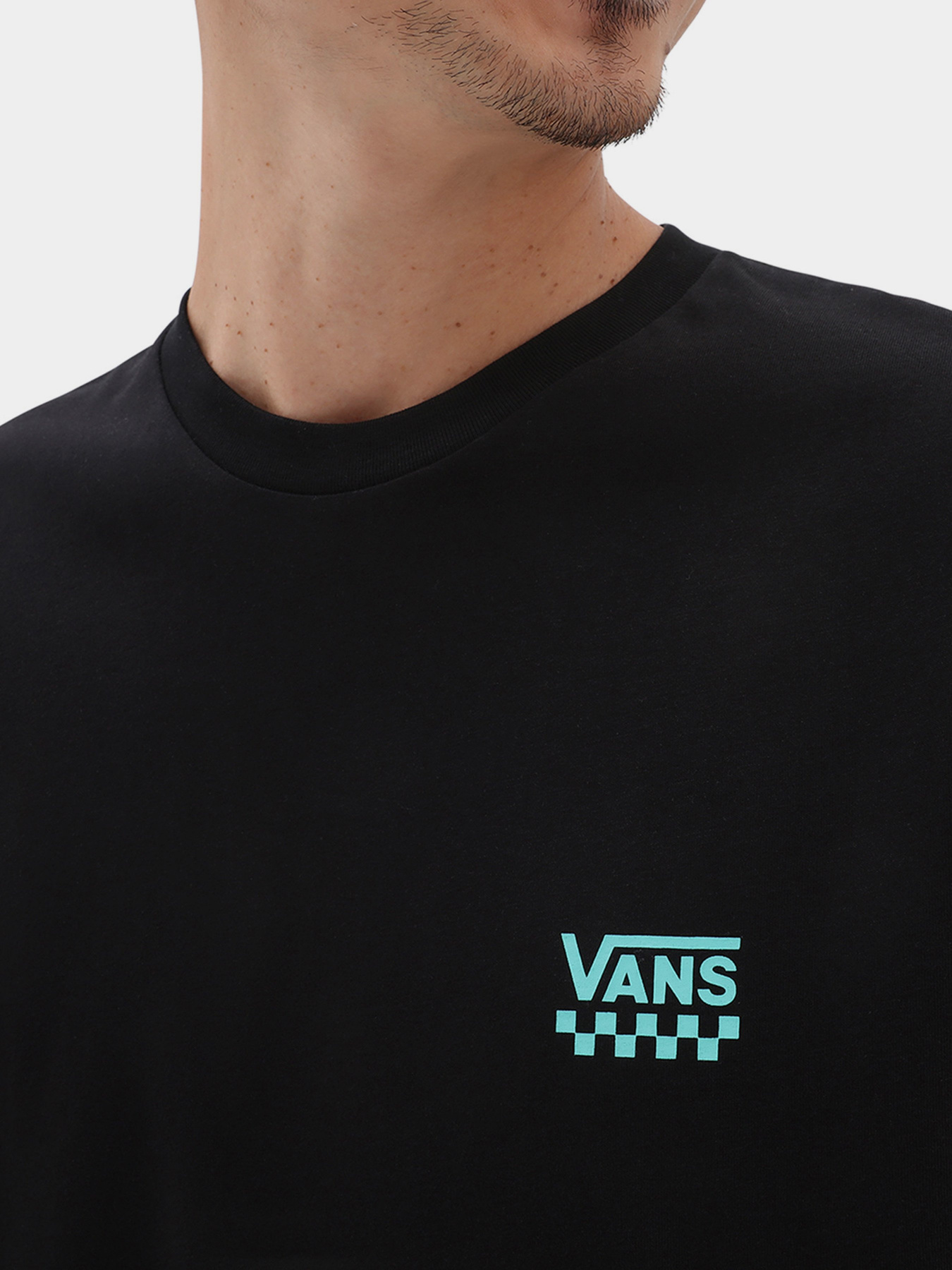 Футболки і поло Vans LEFT CHEST LOGO II SS модель VN0A7TLGB2N1 Футболки і поло Vans LEFT CHEST LOGO II SS модель VN0A7TLGB2N1 Фото