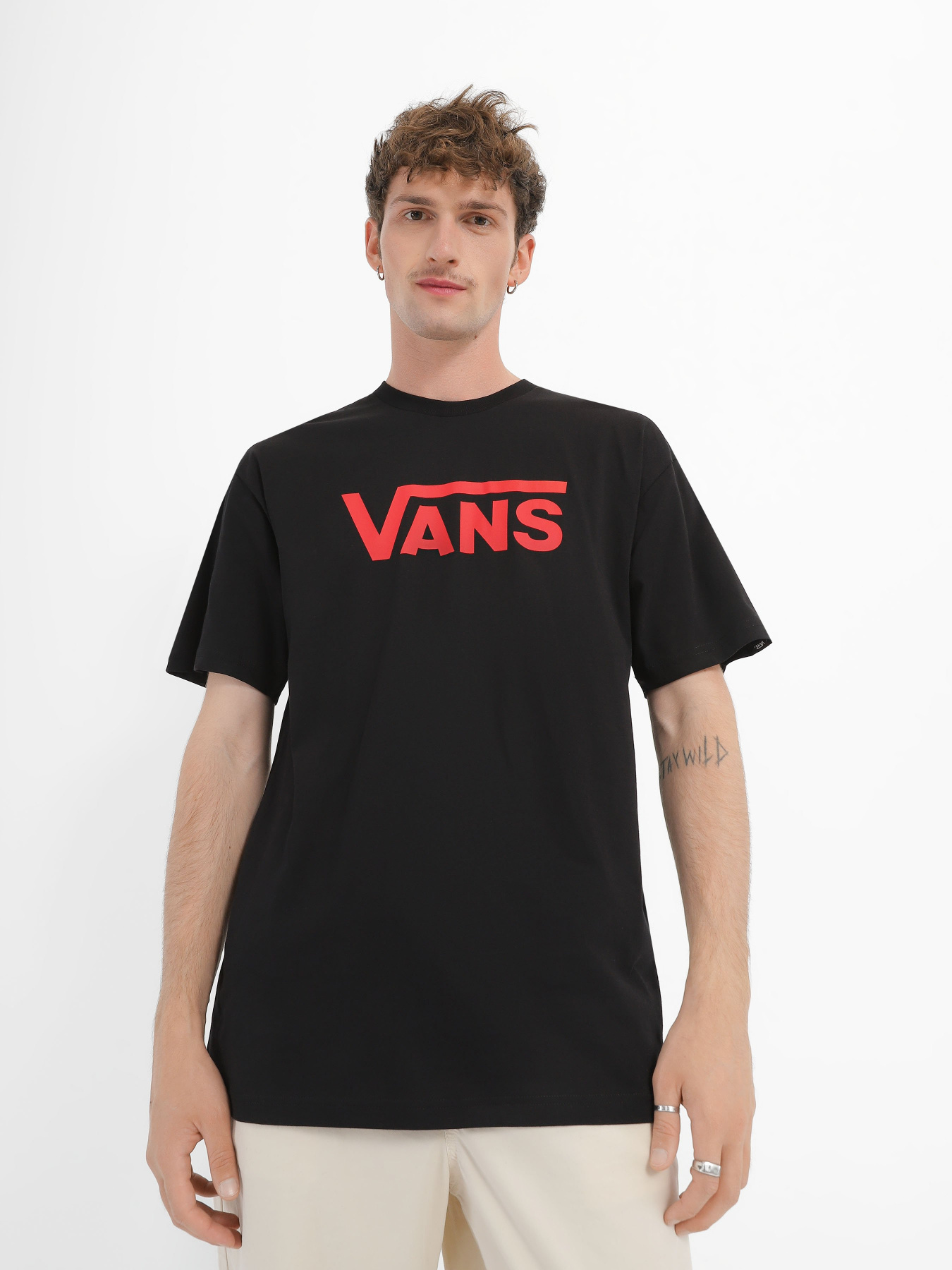 Футболки і поло Vans Classic модель VN000GGG8CU1 Футболки і поло Vans Classic модель VN000GGG8CU1 Фото