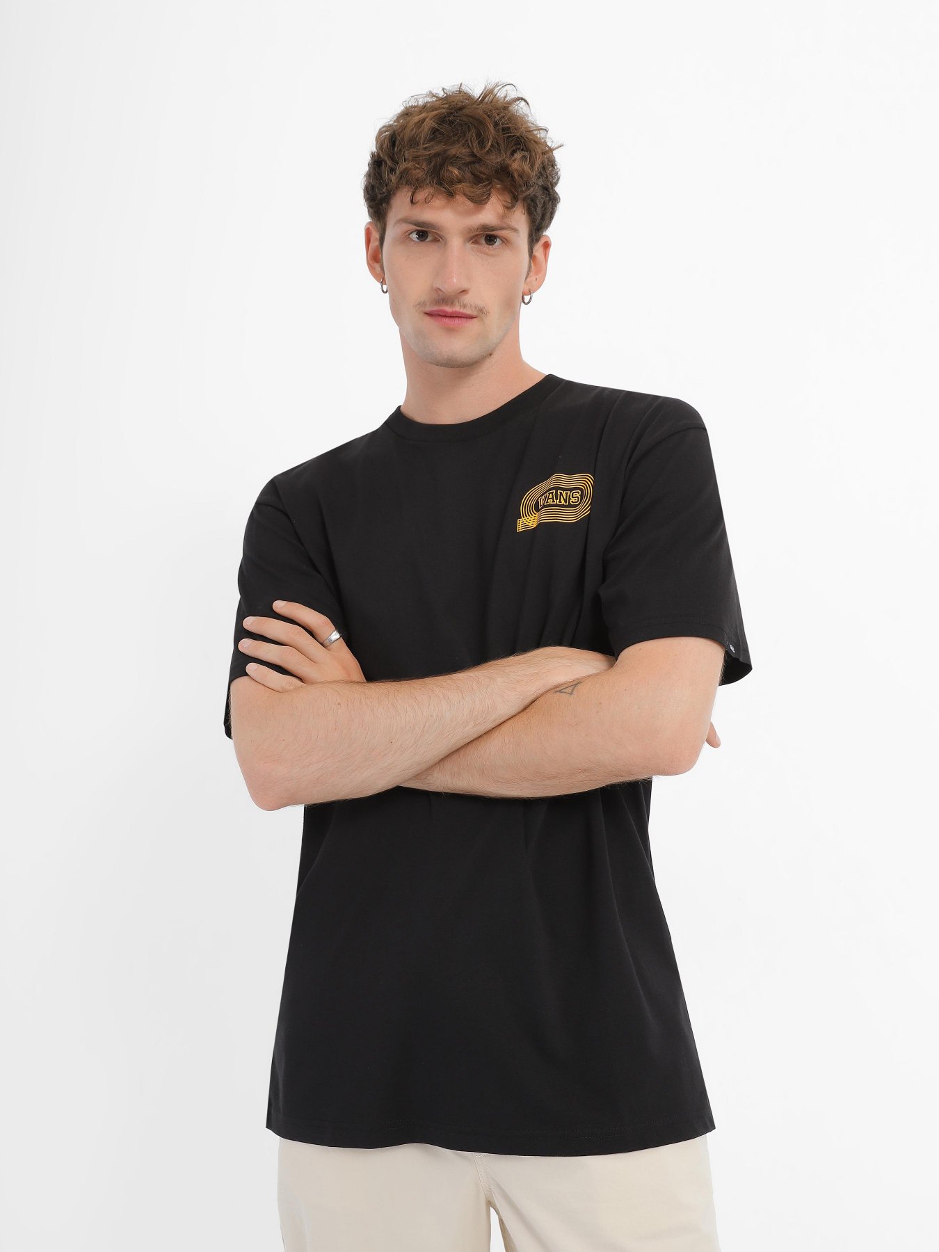 Футболки і поло Vans Track Field модель VN000H5XBLK1 Футболки і поло Vans Track Field модель VN000H5XBLK1 Фото
