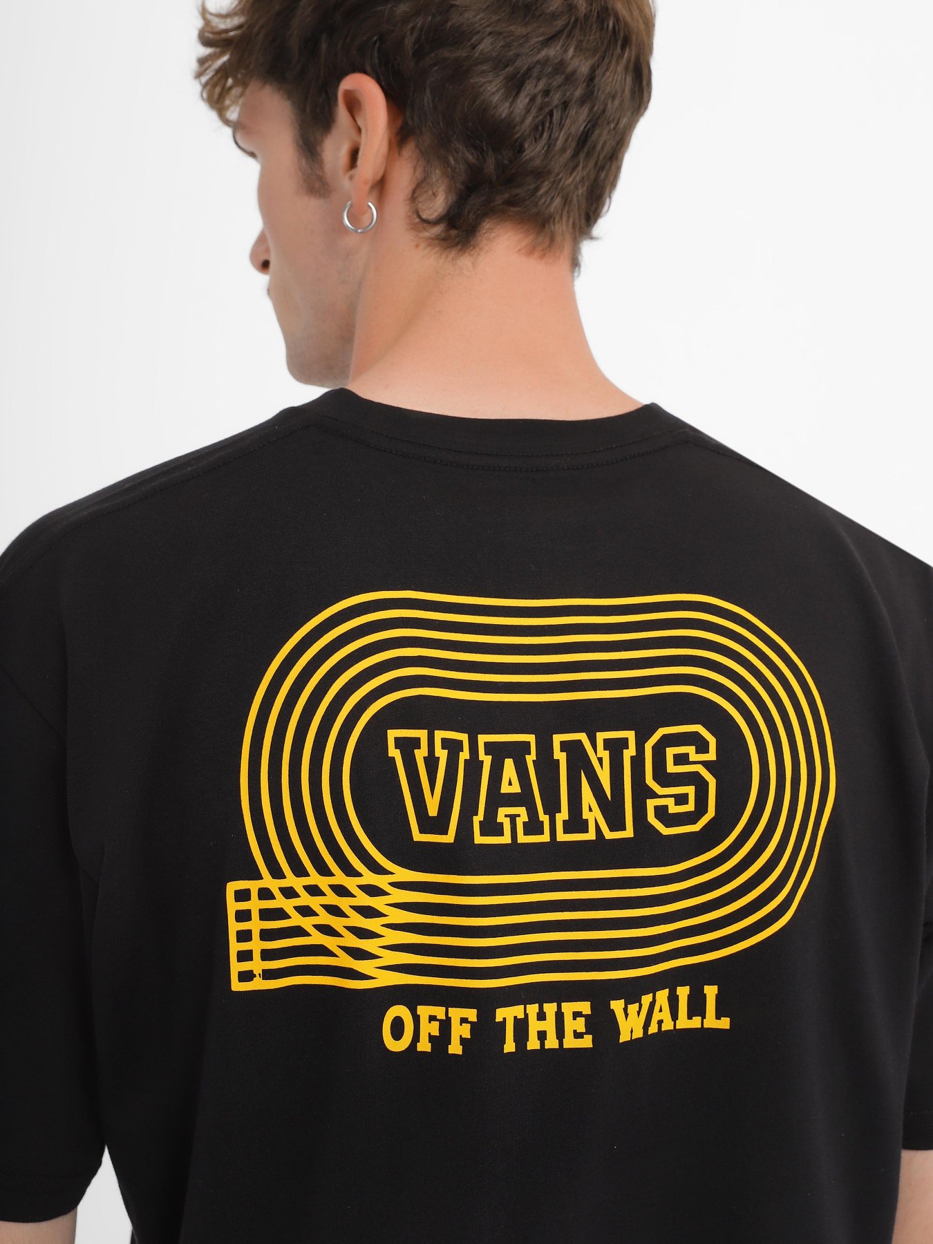 Футболки і поло Vans Track Field модель VN000H5XBLK1 Футболки і поло Vans Track Field модель VN000H5XBLK1 Фото