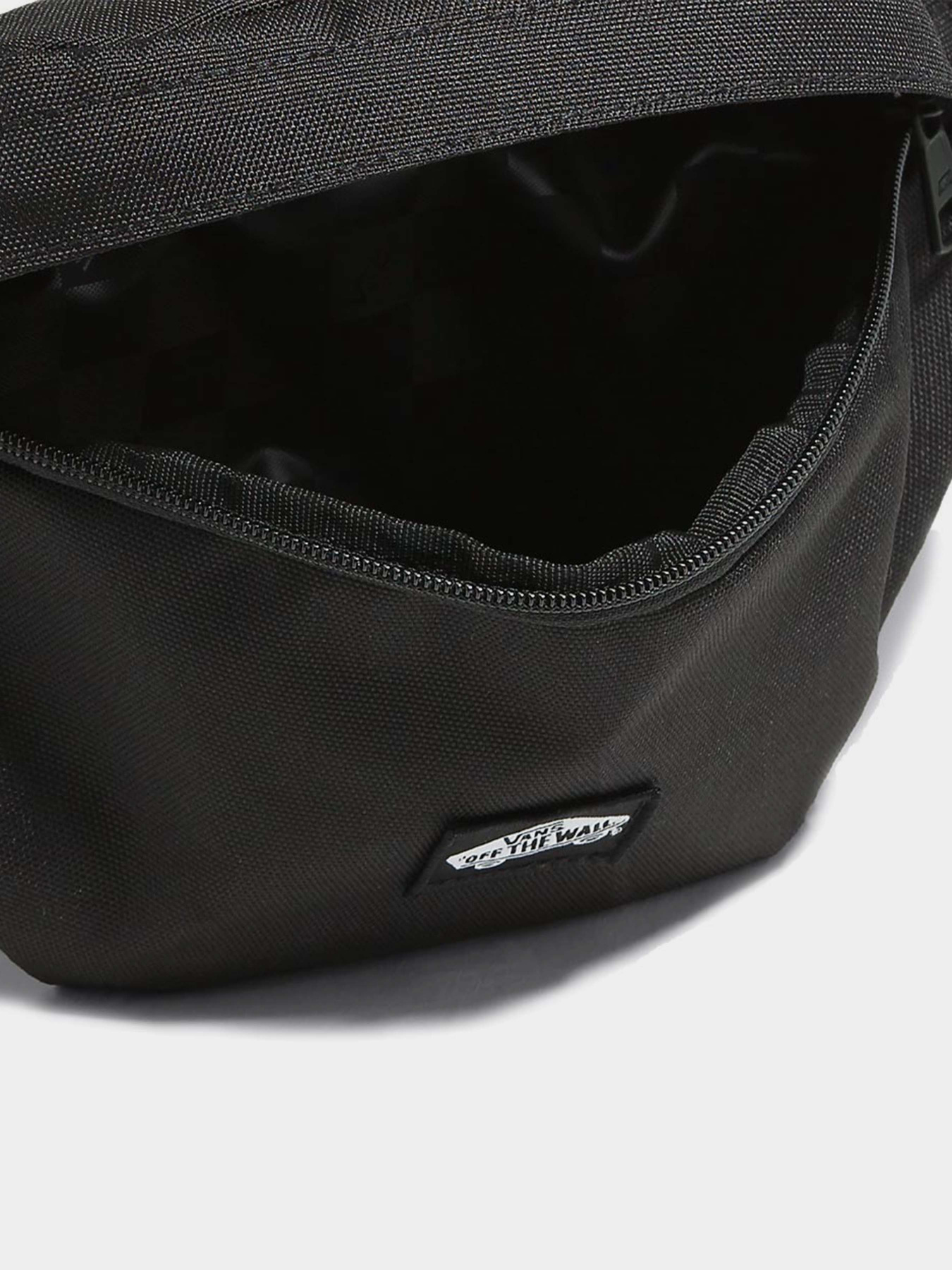 Сумки Vans Traveler Fanny Pack 2L модель VN000HE6BLK1 Сумки Vans Traveler Fanny Pack 2L модель VN000HE6BLK1 Фото