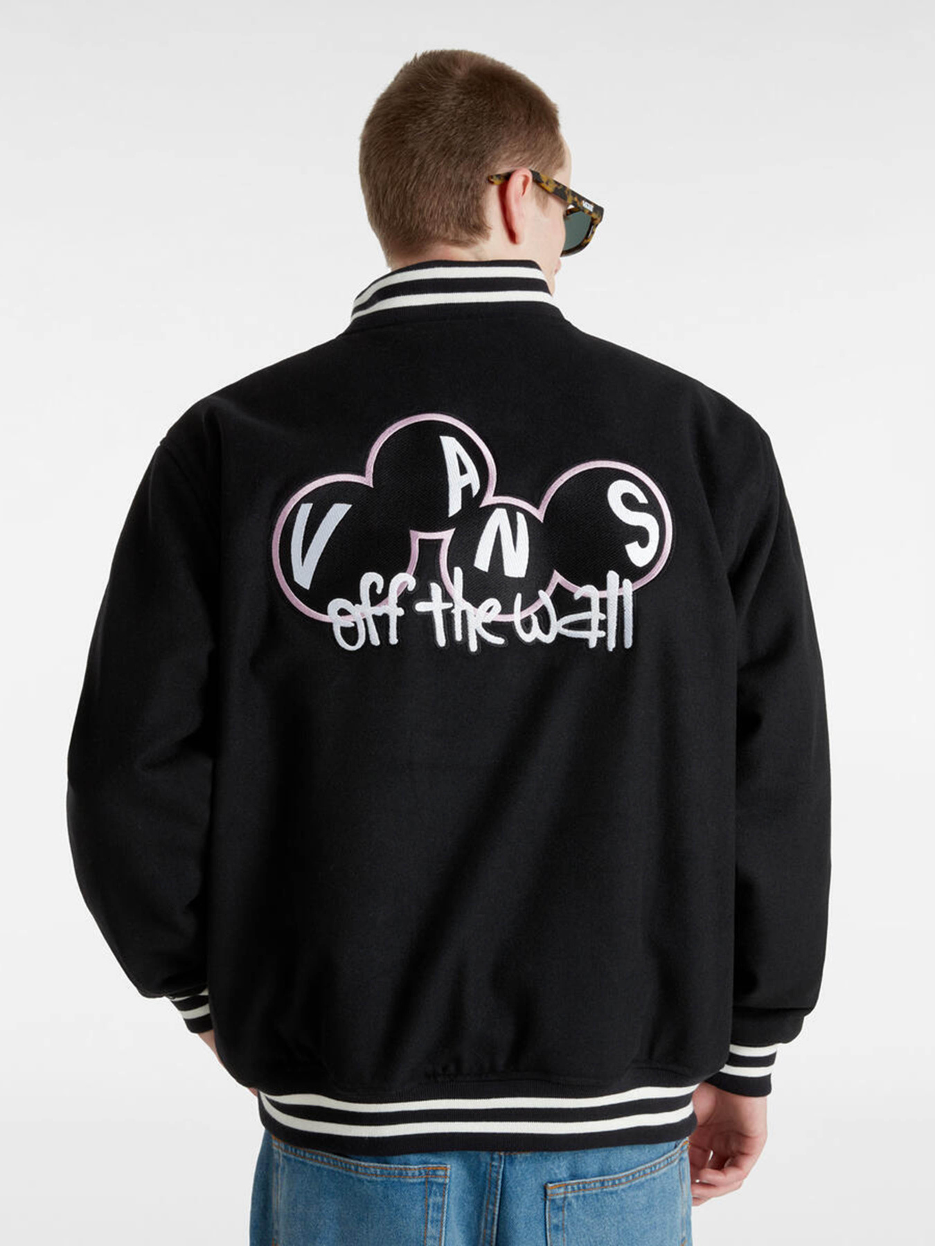 Куртки и дубленки Vans Scuttle Baseball модель VN000HMNBLK1 Куртки и дубленки Vans Scuttle Baseball модель VN000HMNBLK1 Фото
