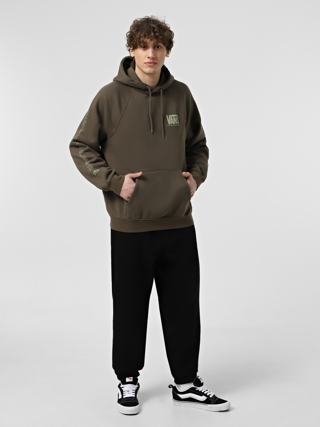 Брюки Vans Core Basic Relaxed Fleece модель VN000HQ2BLK1 Брюки Vans Core Basic Relaxed Fleece модель VN000HQ2BLK1 Фото