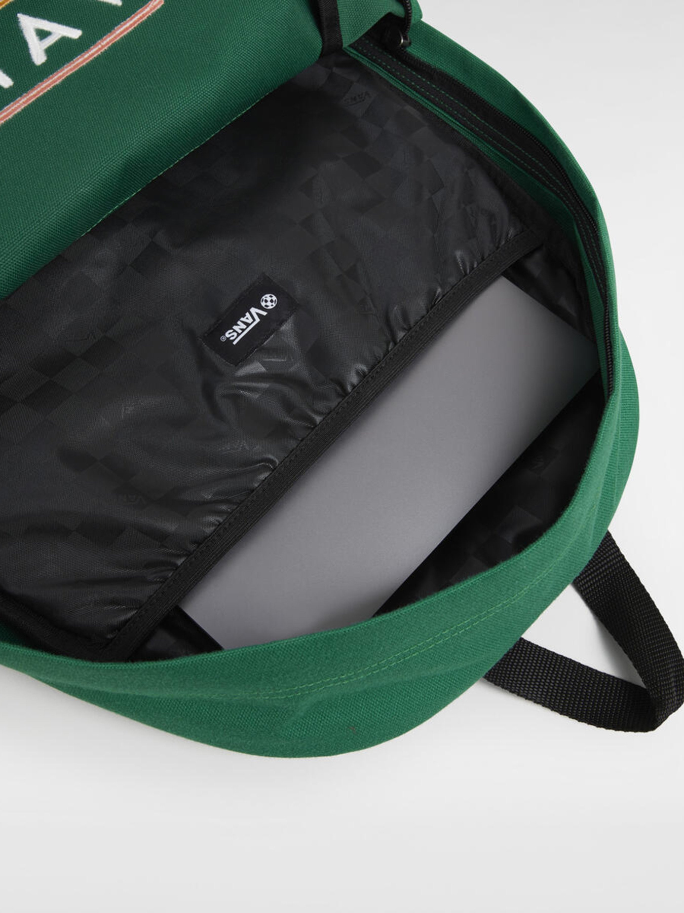 Рюкзаки Vans Old Skool 22L модель VN000H4WJ5F1 Рюкзаки Vans Old Skool 22L модель VN000H4WJ5F1 Фото
