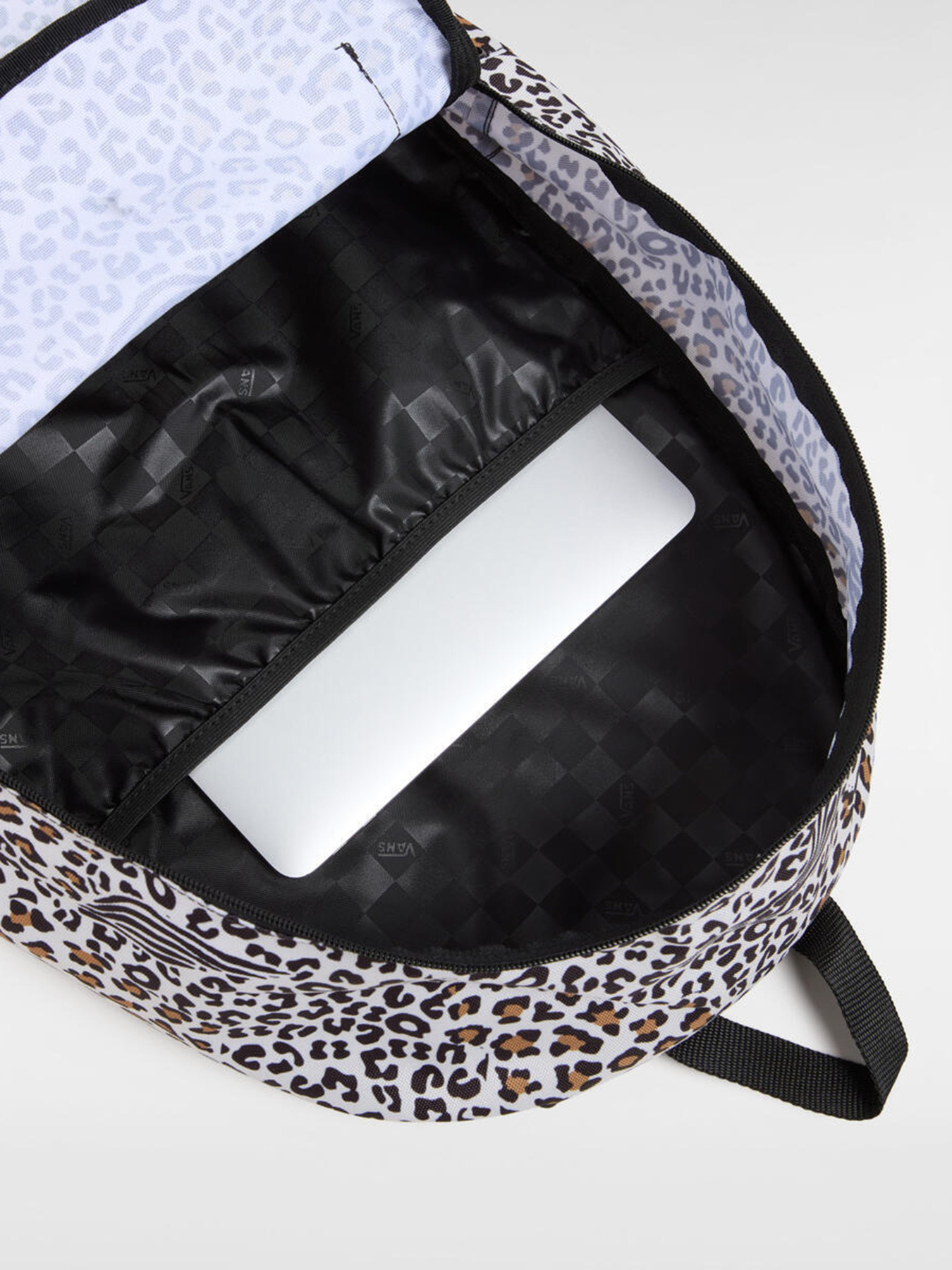 Рюкзаки Vans Ranged 2 Prints 28L модель VN0A7UFM3M41 Рюкзаки Vans Ranged 2 Prints 28L модель VN0A7UFM3M41 Фото