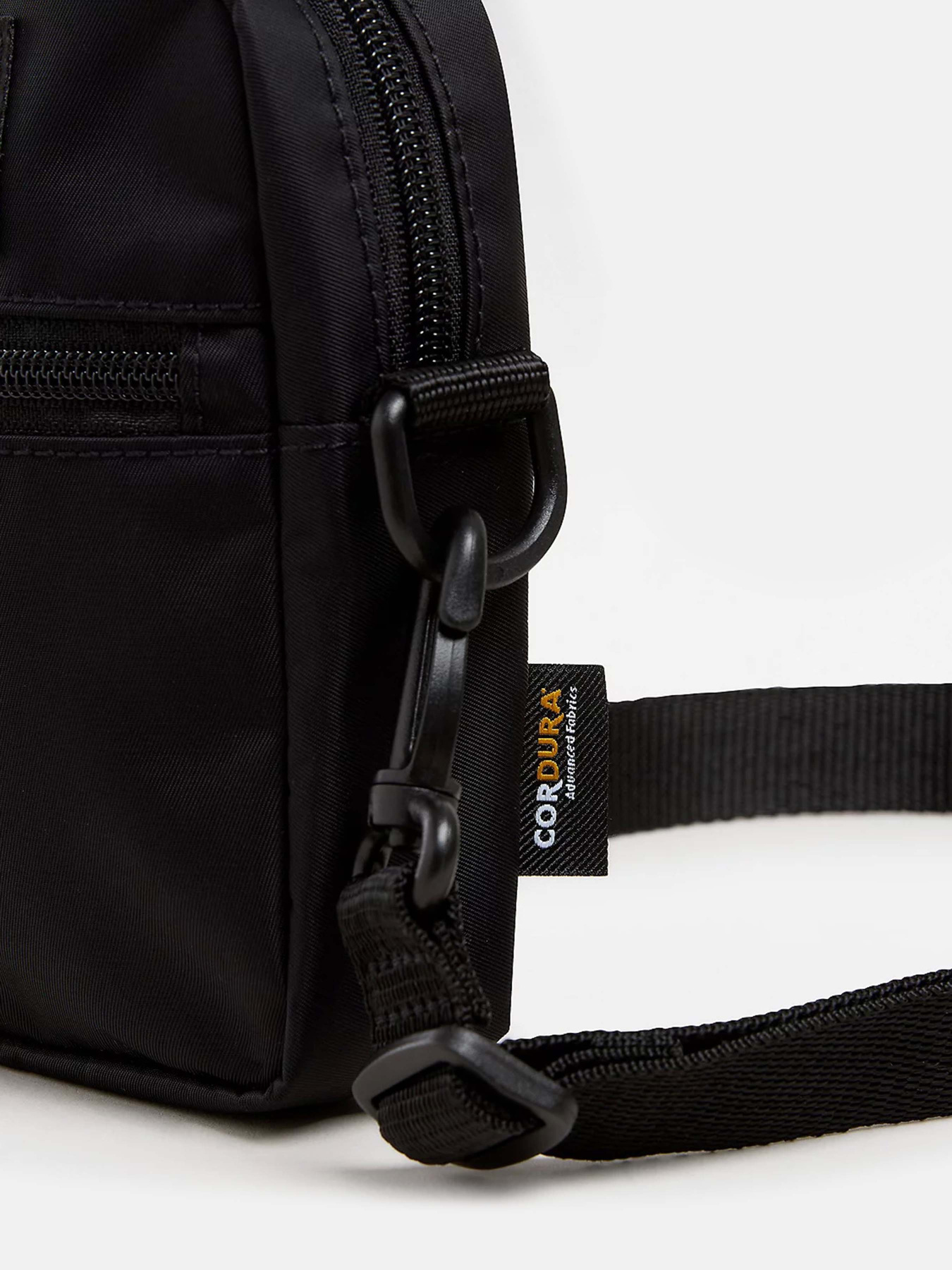 Сумки Vans Bail Shoulder модель VN000MP6BLK1 Сумки Vans Bail Shoulder модель VN000MP6BLK1 Фото