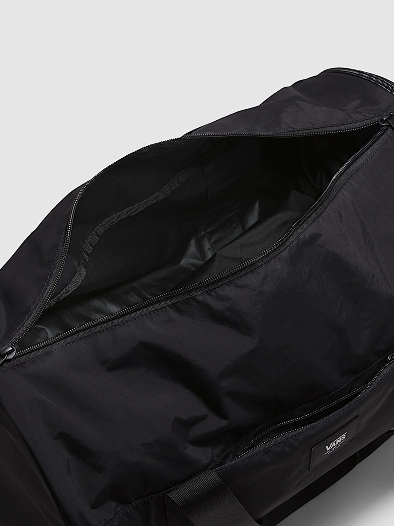 Дорожные сумки и чемоданы Vans Barreled Duffel модель VN000MNPBLK1 Фото
