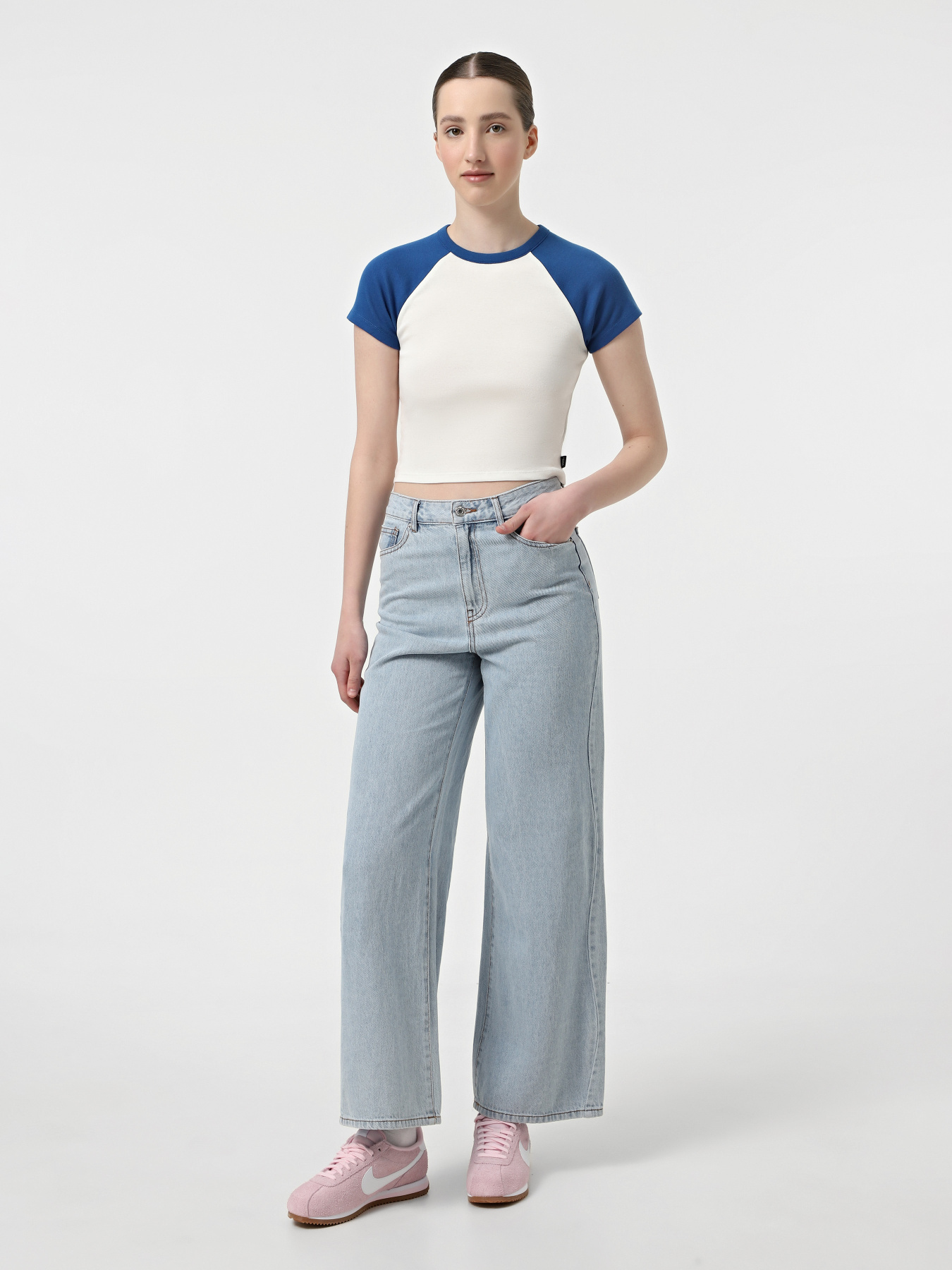 Футболки і поло Vans Clare Raglan модель VN000M96UR21 Футболки і поло Vans Clare Raglan модель VN000M96UR21 Фото