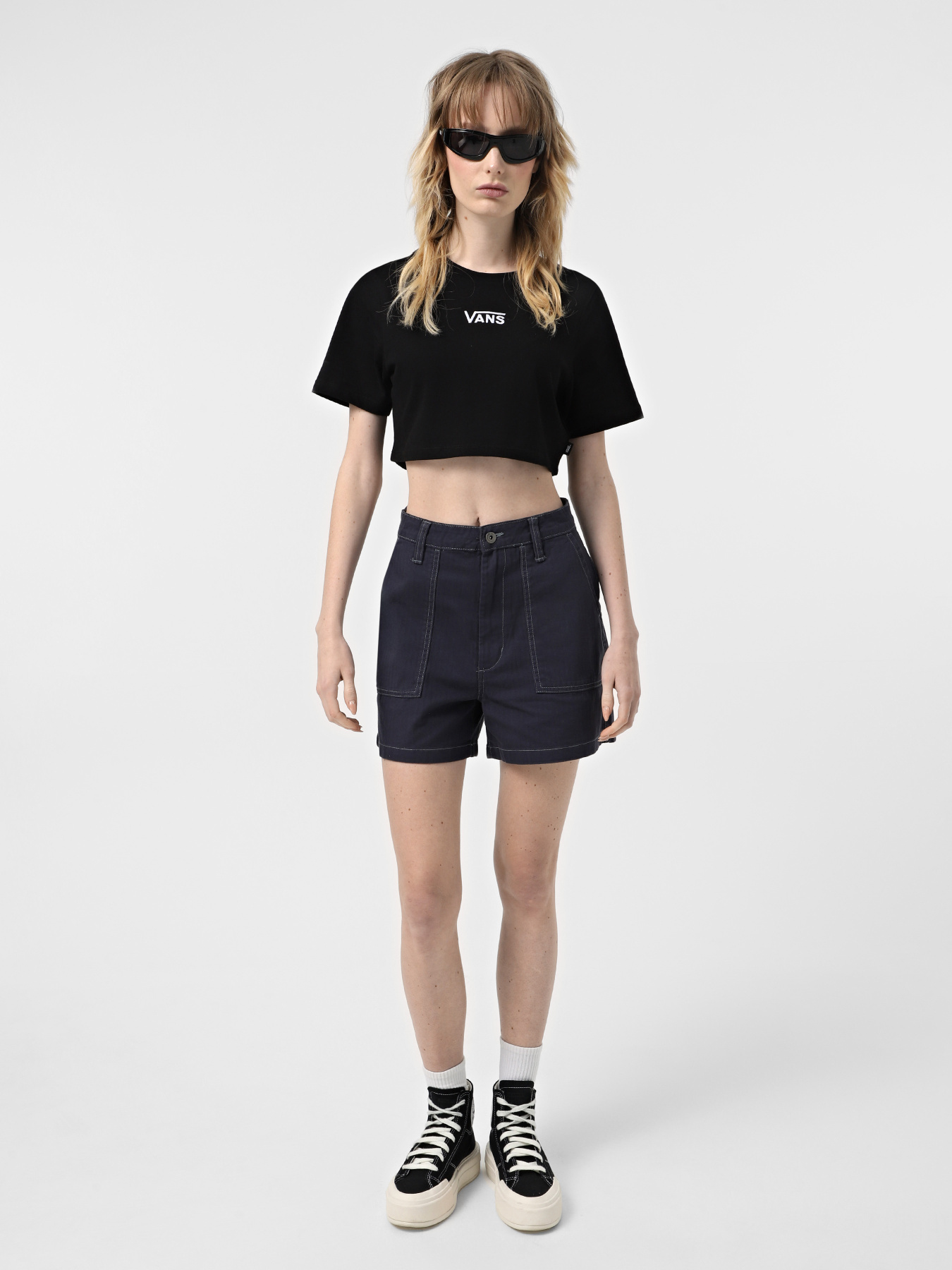 Футболки и поло Vans Flying V Crew Crop Ii модель VN000GFFBLK1 Фото