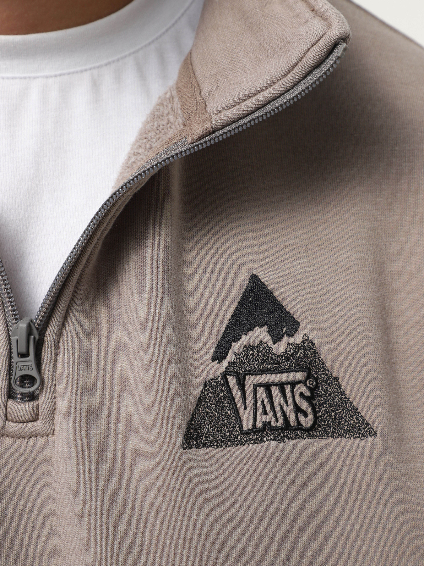 Худі та світшоти Vans MTE Peak Quarter Zip модель VN000RJYPWT1 Фото