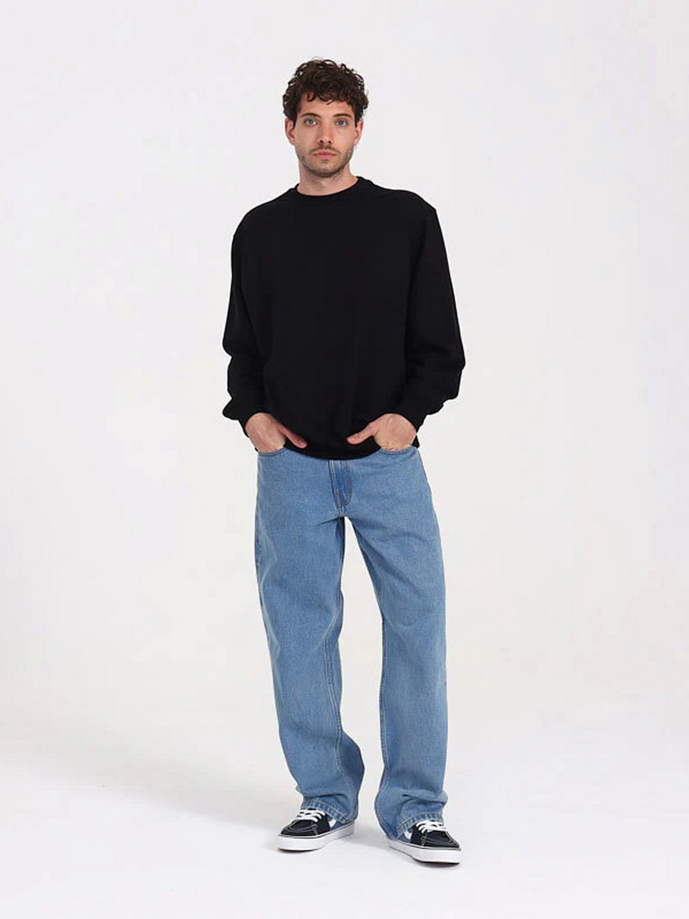 Худі та світшоти Vans Scripted Vans Crew модель VN000PA6BLK1 Худі та світшоти Vans Scripted Vans Crew модель VN000PA6BLK1 Фото
