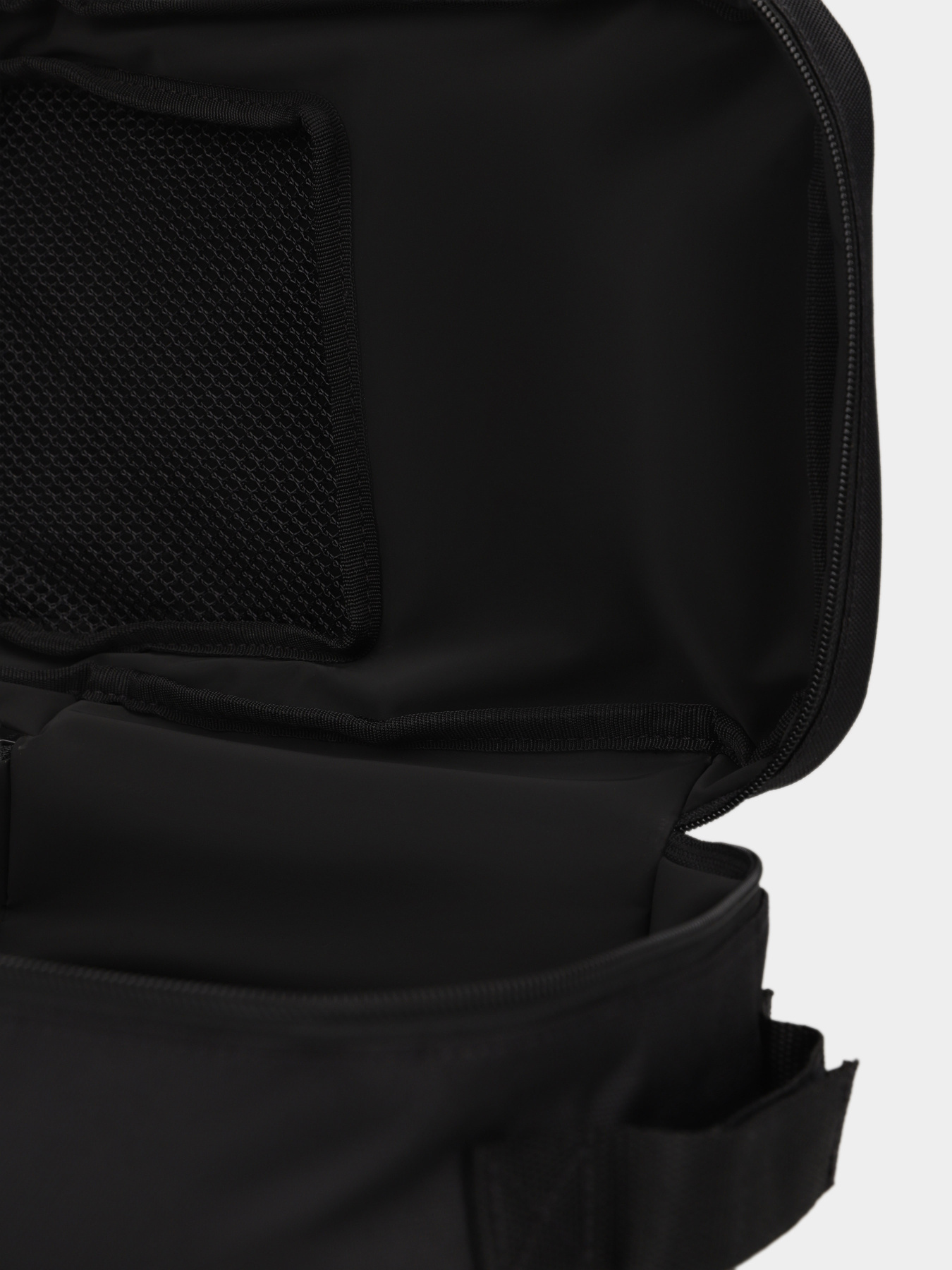 Сумки Vans Old Skool Lunch Bag 8,5L модель VN000PSJBFM1 Фото