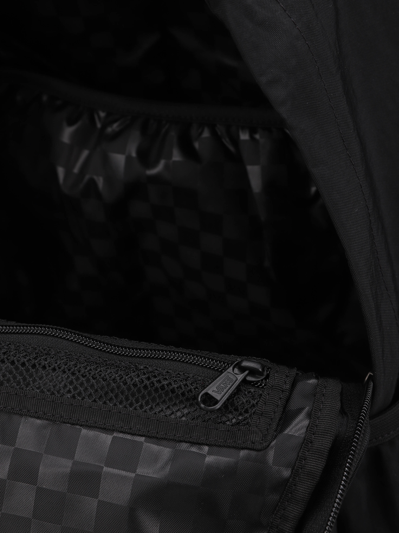 Рюкзаки Vans OFF THE WALL BACKPACK модель VN000SUBBLK1 Рюкзаки Vans OFF THE WALL BACKPACK модель VN000SUBBLK1 Фото