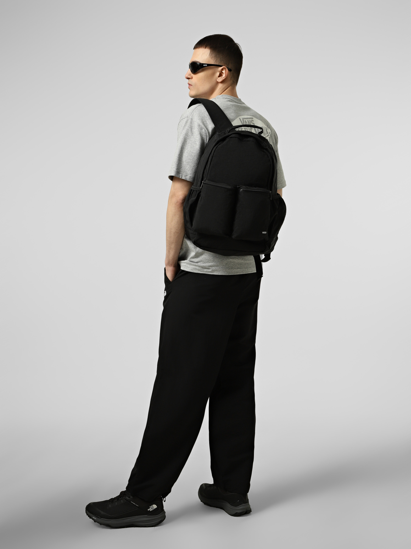 Рюкзаки Vans OFF THE WALL BACKPACK модель VN000SUBBLK1 Рюкзаки Vans OFF THE WALL BACKPACK модель VN000SUBBLK1 Фото