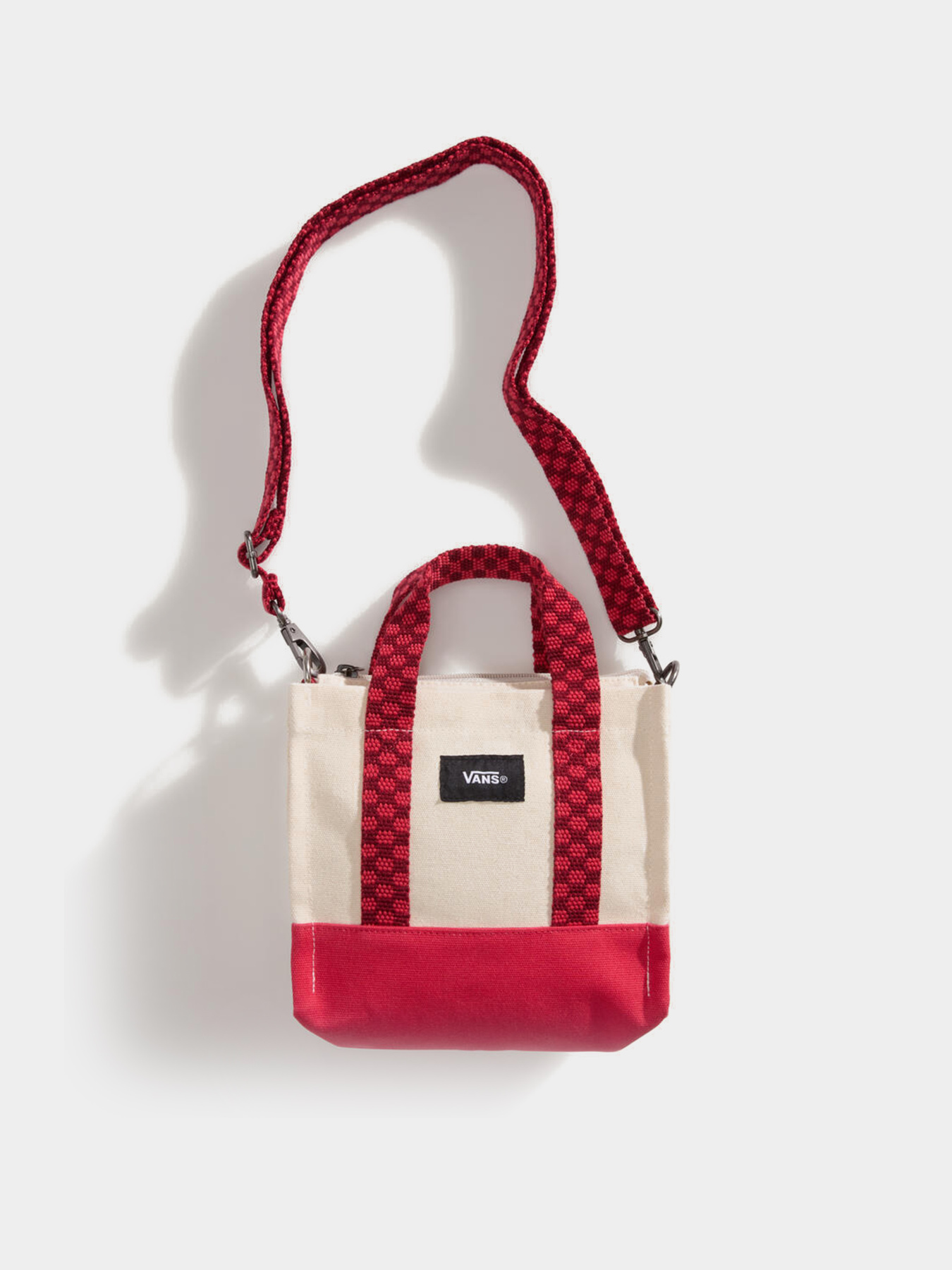 Сумки Vans LIL PERGS TOTE модель VN000HRWFO91 Сумки Vans LIL PERGS TOTE модель VN000HRWFO91 Фото