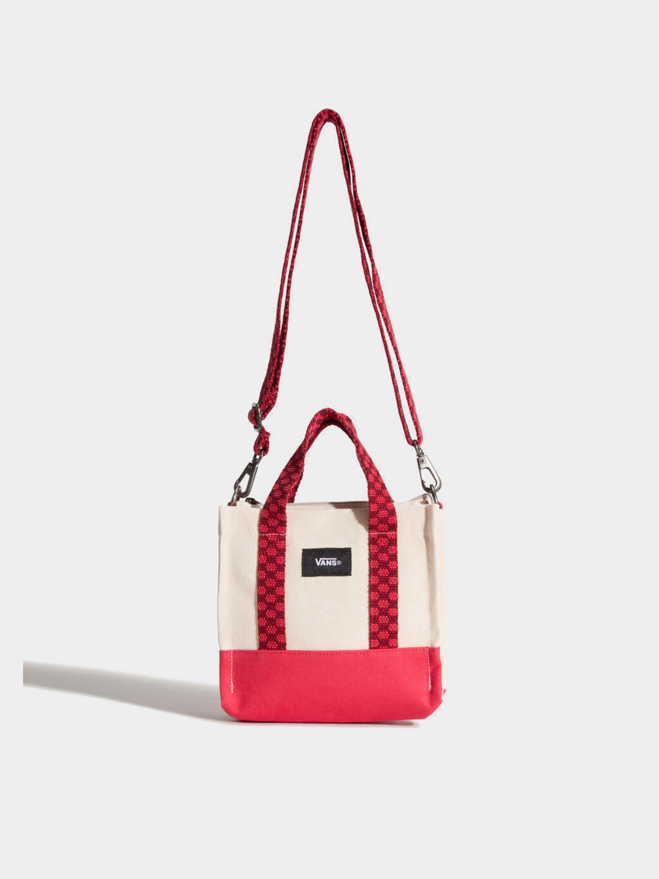 Сумки Vans LIL PERGS TOTE модель VN000HRWFO91 Сумки Vans LIL PERGS TOTE модель VN000HRWFO91 Фото