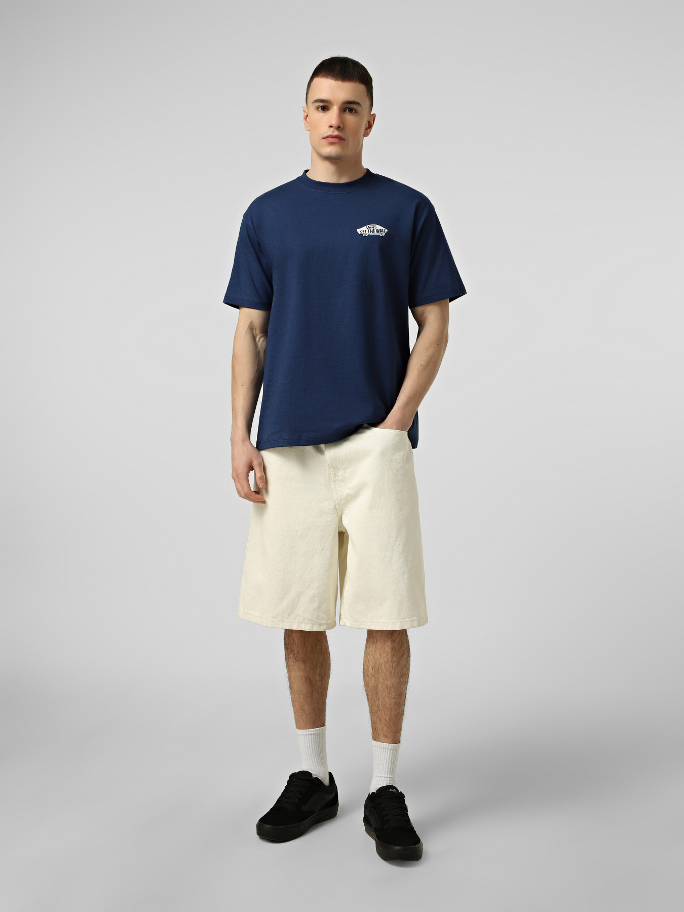 Футболки и поло Vans DOUBLE STANDARD SS TEE модель VN000SYDFOB1 Фото