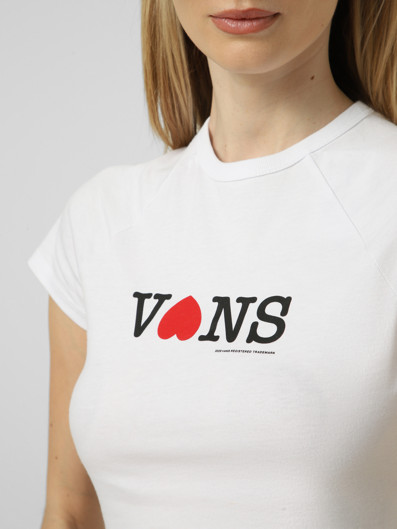 Футболки і поло Vans SOUVENIR BABY TEE модель VN000XEAWHT1 Фото