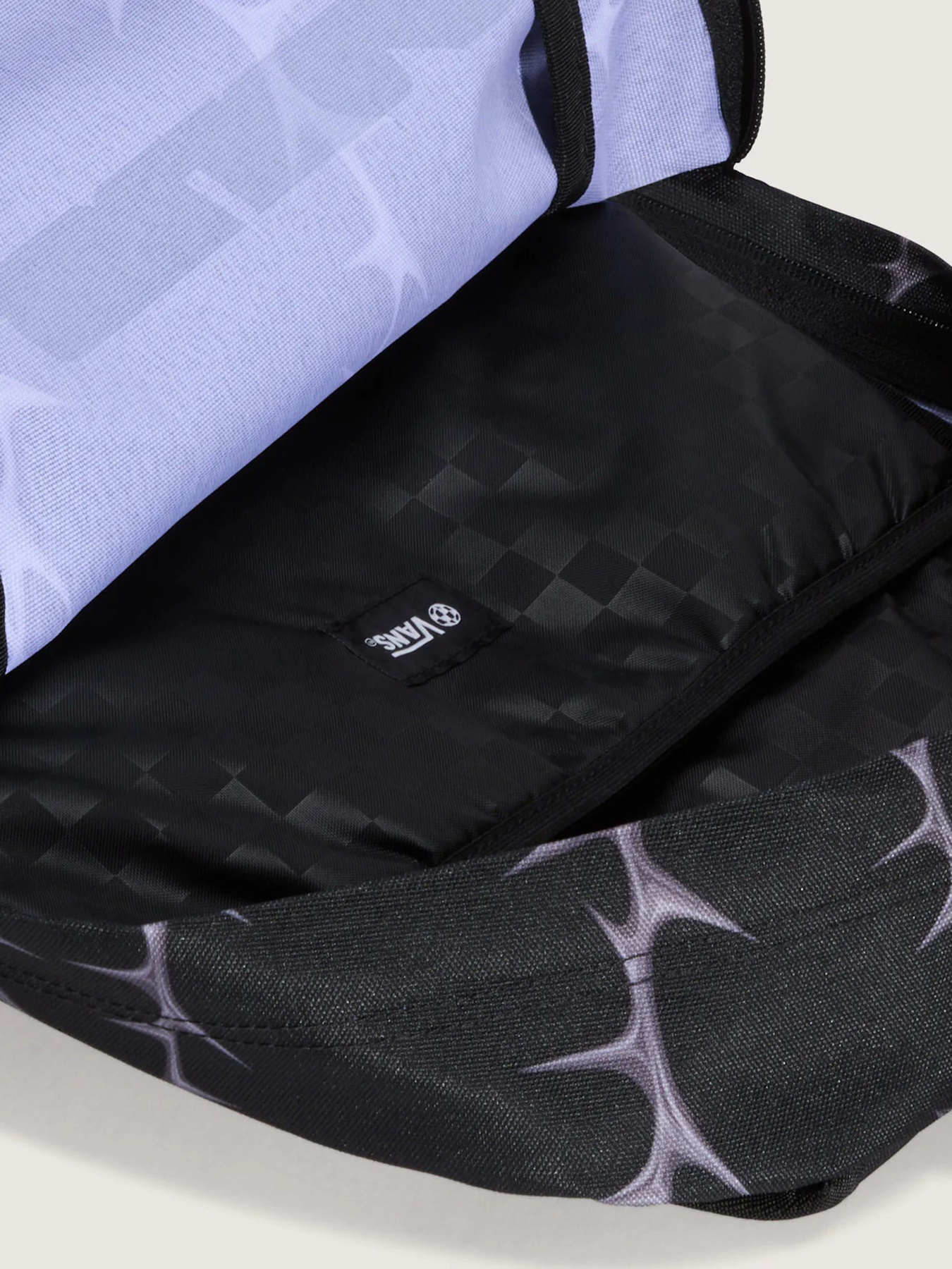 Рюкзаки Vans OLD SKOOL BACKPACK модель VN000H4WEMV1 Рюкзаки Vans OLD SKOOL BACKPACK модель VN000H4WEMV1 Фото