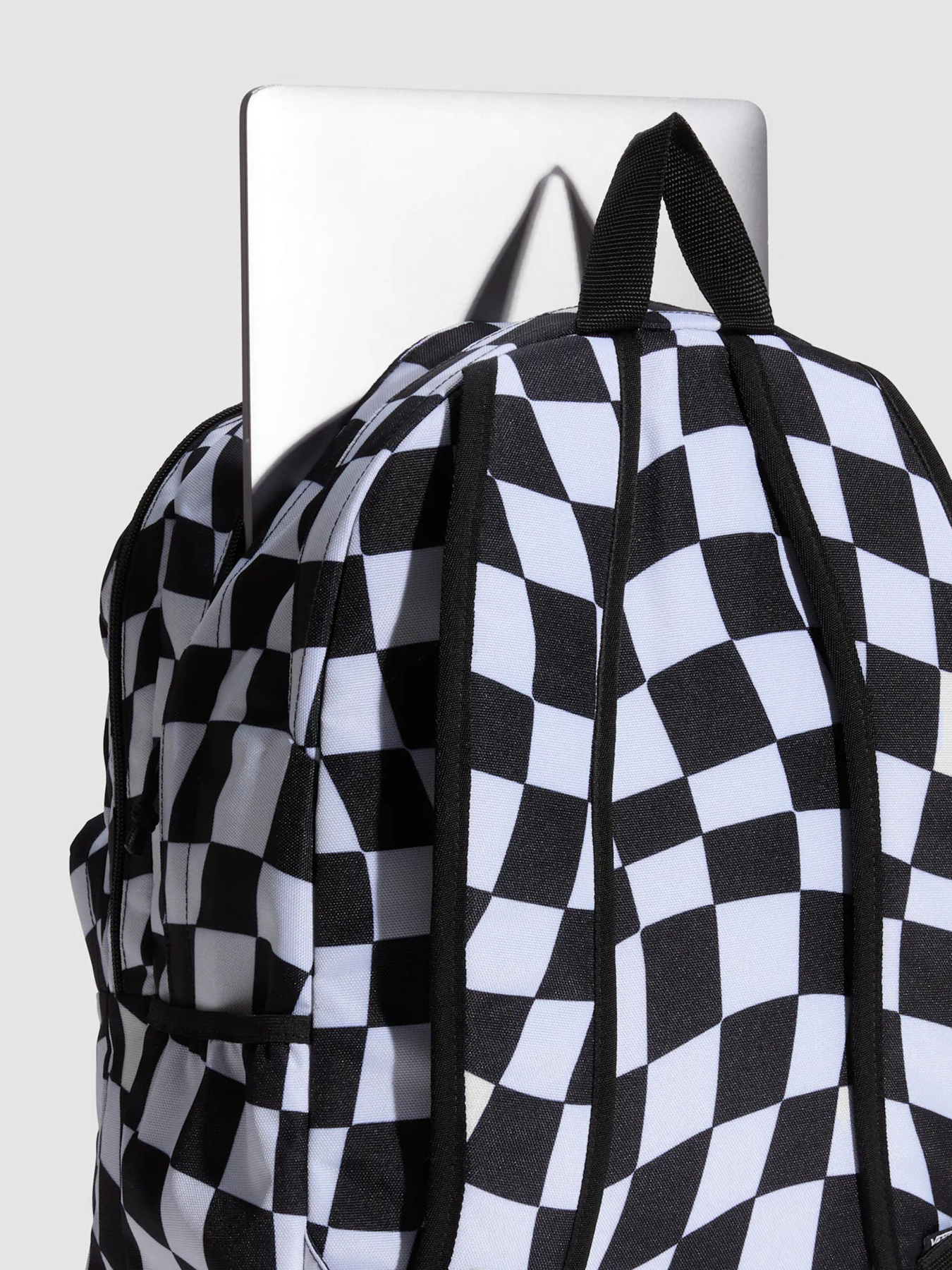 Рюкзаки Vans OLD SKOOL TREK BACKPACK модель VN000HRHFS81 Рюкзаки Vans OLD SKOOL TREK BACKPACK модель VN000HRHFS81 Фото
