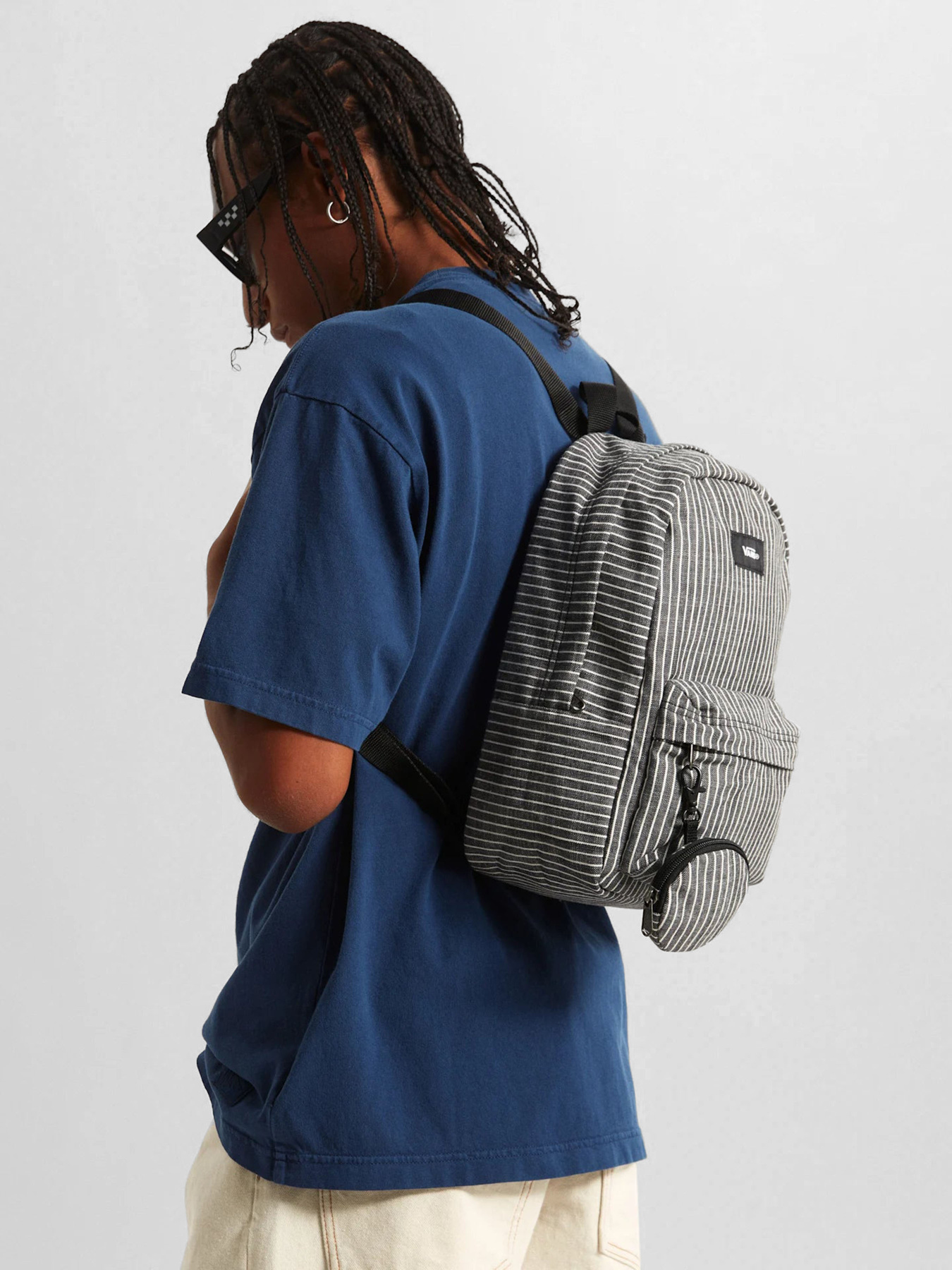 Рюкзаки Vans OLD SKOOL MINI BACKPACK модель VN000Q9AYB21 Рюкзаки Vans OLD SKOOL MINI BACKPACK модель VN000Q9AYB21 Фото