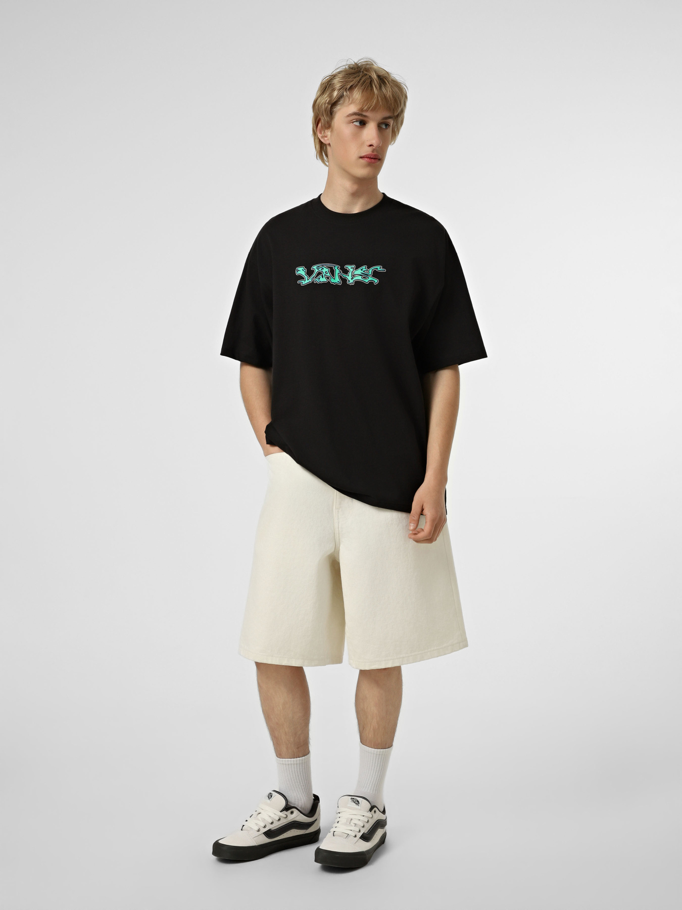 Футболки і поло Vans DECKLITHE SS TEE модель VN000SXTBLK1 Футболки і поло Vans DECKLITHE SS TEE модель VN000SXTBLK1 Фото