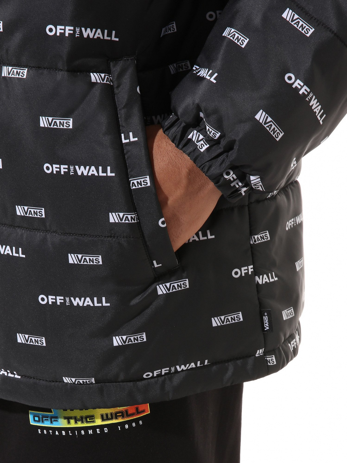 Куртки та дублянки Vans Woodridge DNA модель VN0A45AZZMI1 Куртки та дублянки Vans Woodridge DNA модель VN0A45AZZMI1 Фото