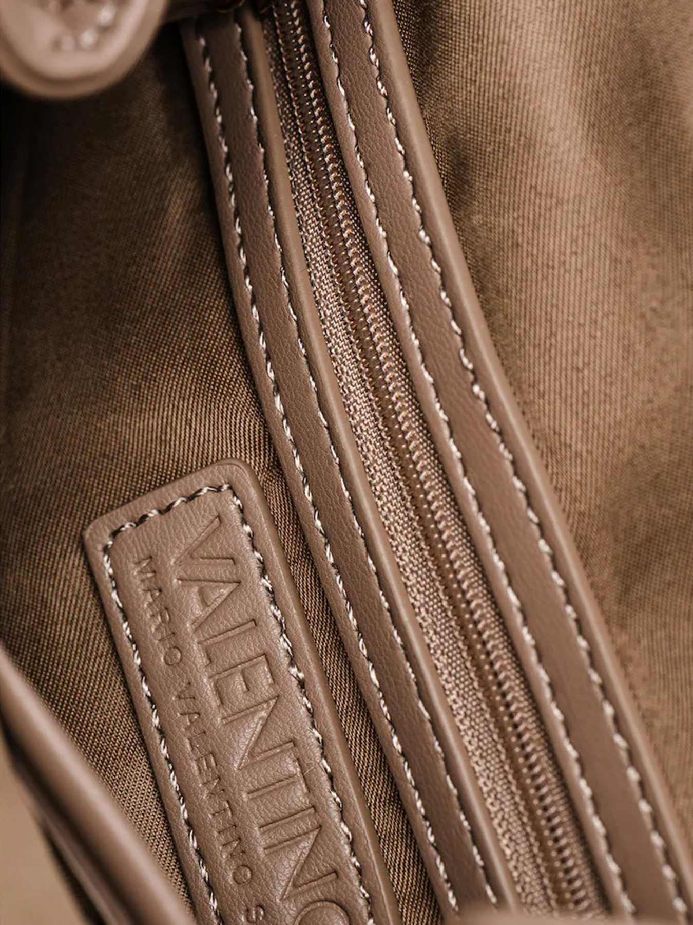 Рюкзаки Valentino модель VBS3KK12 TAUPE Рюкзаки Valentino модель VBS3KK12 TAUPE Фото