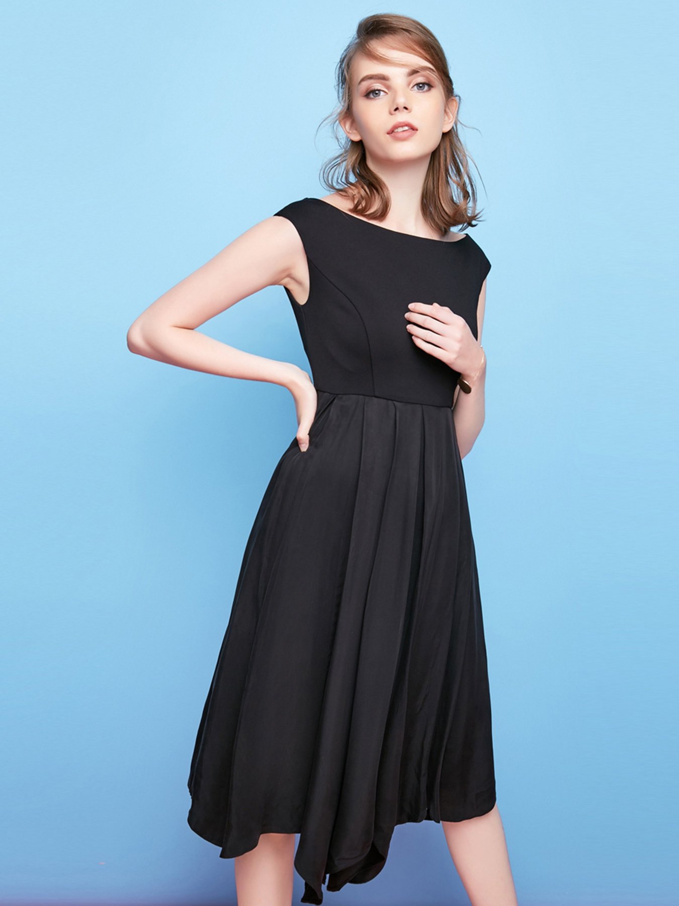 Платья Vero Moda модель 31727A524E40_чорний Фото