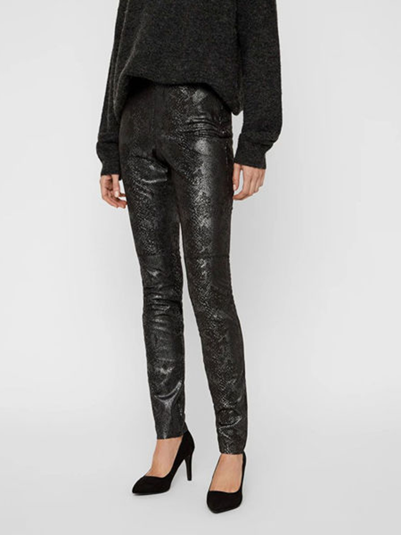 Брюки Vero Moda модель 10221125_чорний Фото