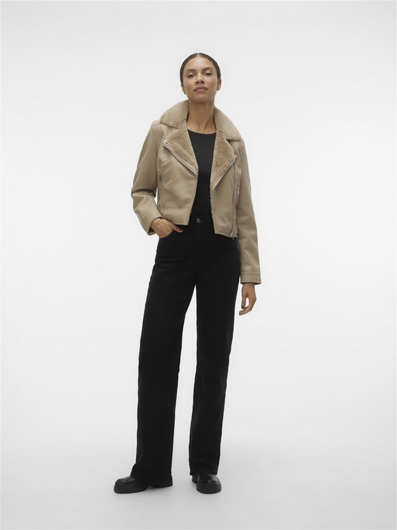 Куртки та дублянки Vero Moda модель 10250405_Silver Mink Фото