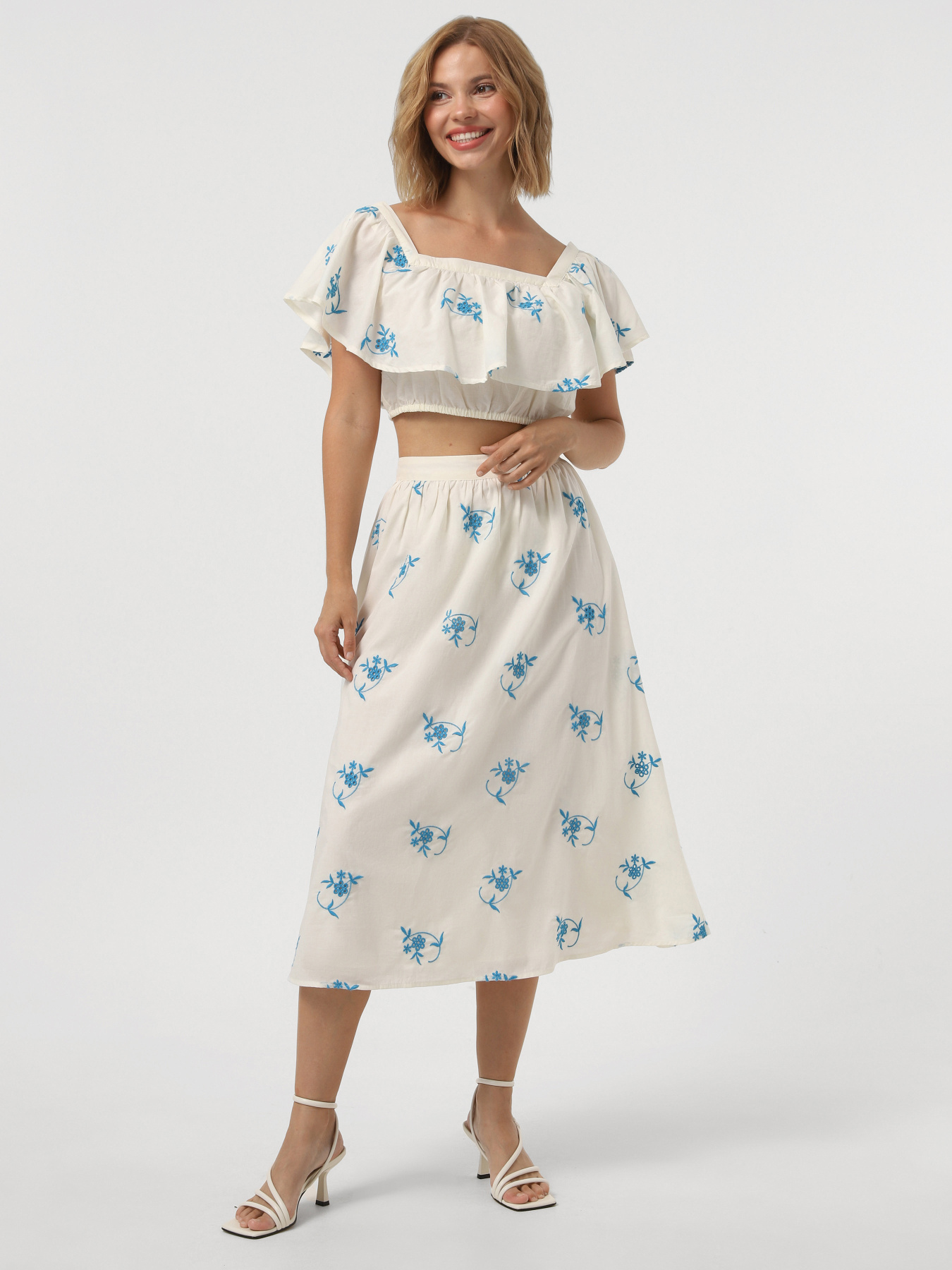 Футболки и поло Vero Moda модель 10324193_Pearled Ivory DRESDEN BLUE Футболки и поло Vero Moda модель 10324193_Pearled Ivory DRESDEN BLUE Фото