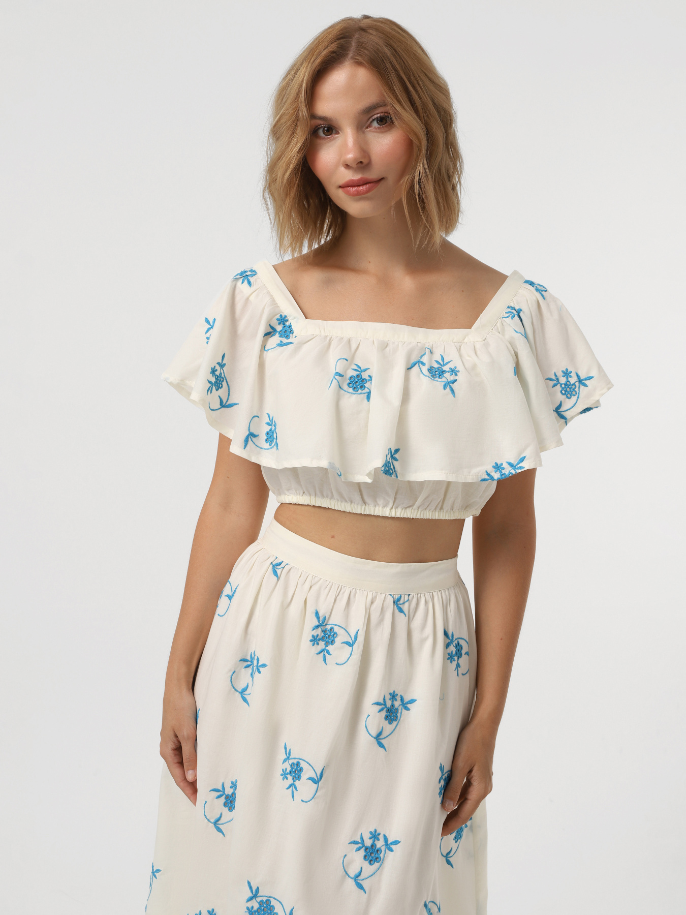 Футболки и поло Vero Moda модель 10324193_Pearled Ivory DRESDEN BLUE Футболки и поло Vero Moda модель 10324193_Pearled Ivory DRESDEN BLUE Фото
