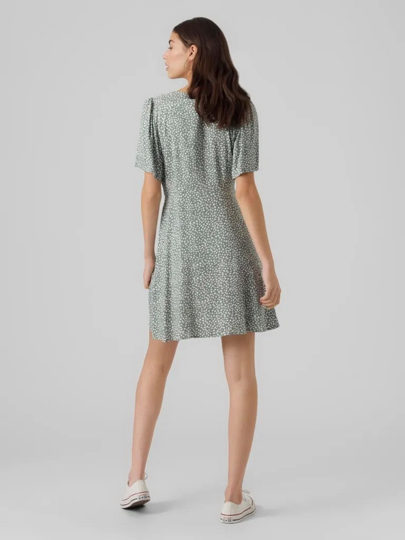 Платья Vero Moda ALBA SS SHORT DRESS модель 10292845_Laurel Wreath Joey dot Платья Vero Moda ALBA SS SHORT DRESS модель 10292845_Laurel Wreath Joey dot Фото