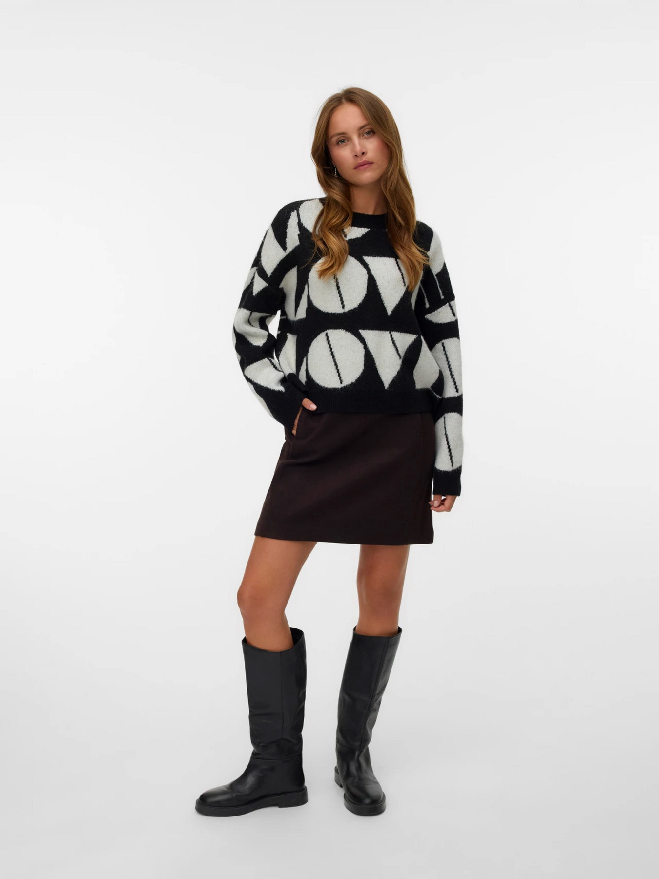 Свитры и кардиганы Vero Moda LOVE LS O-NECK PULLOVER модель 10331432_Black W. BIRCH BIG LOVE Фото