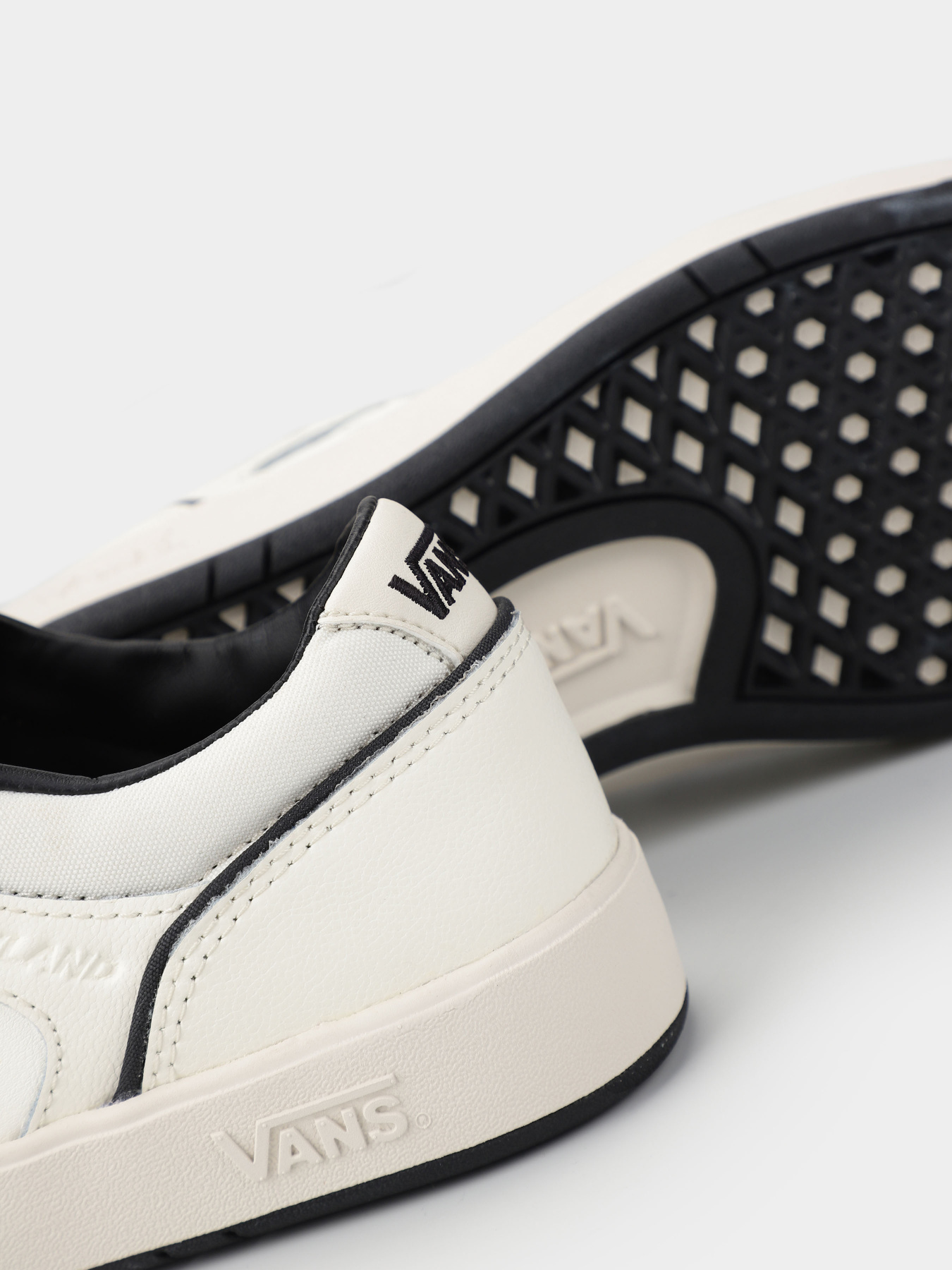 Кеды Vans Lowland Comfycush модель VN0007P2P5S1 Фото