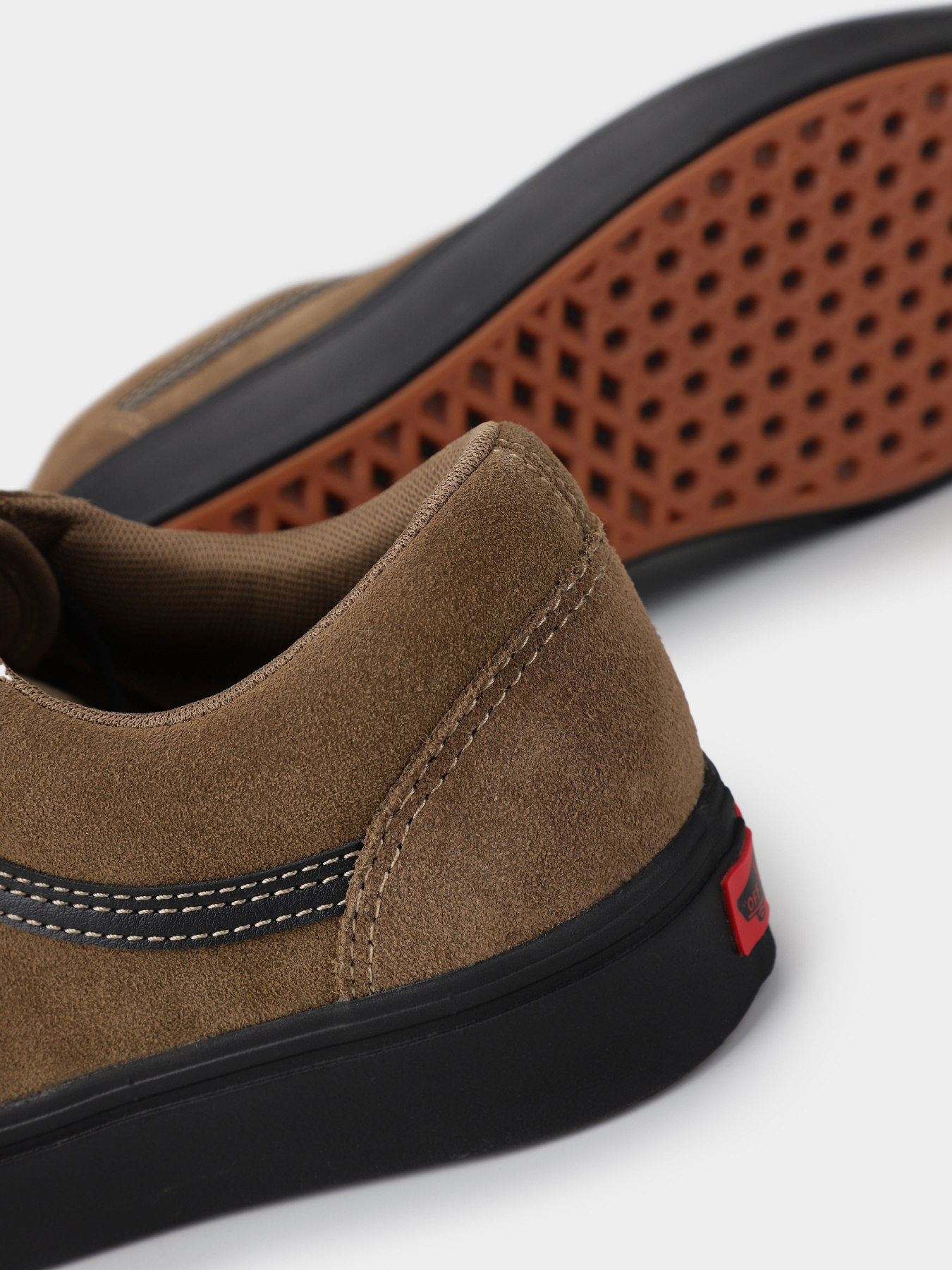 Кеди Vans Old Skool Comfycush Suede модель VN0A3WMABYW1 Фото