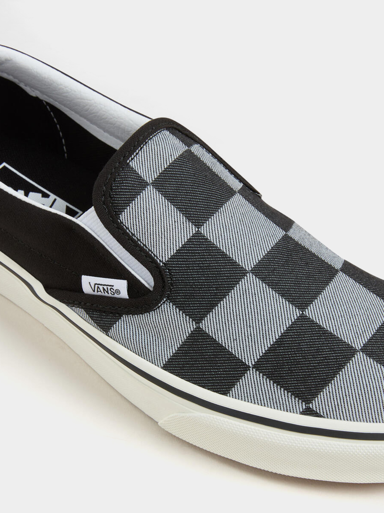 Сліпони та мокасини Vans Classic Slip-On модель VN000D5PBMA1 Фото