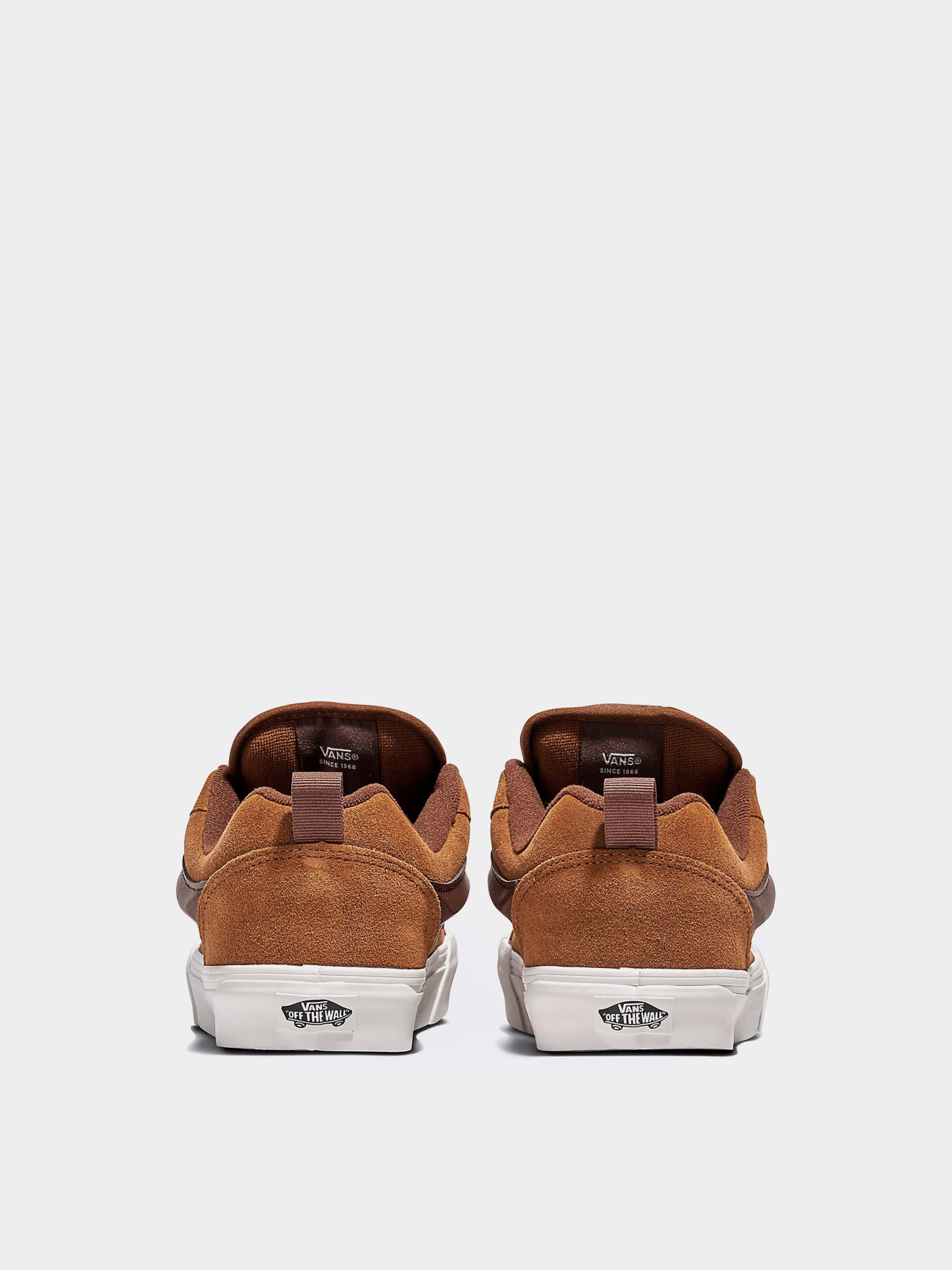 Кеди Vans Knu Skool Suede модель VN000D6CDFM1 Кеди Vans Knu Skool Suede модель VN000D6CDFM1 Фото