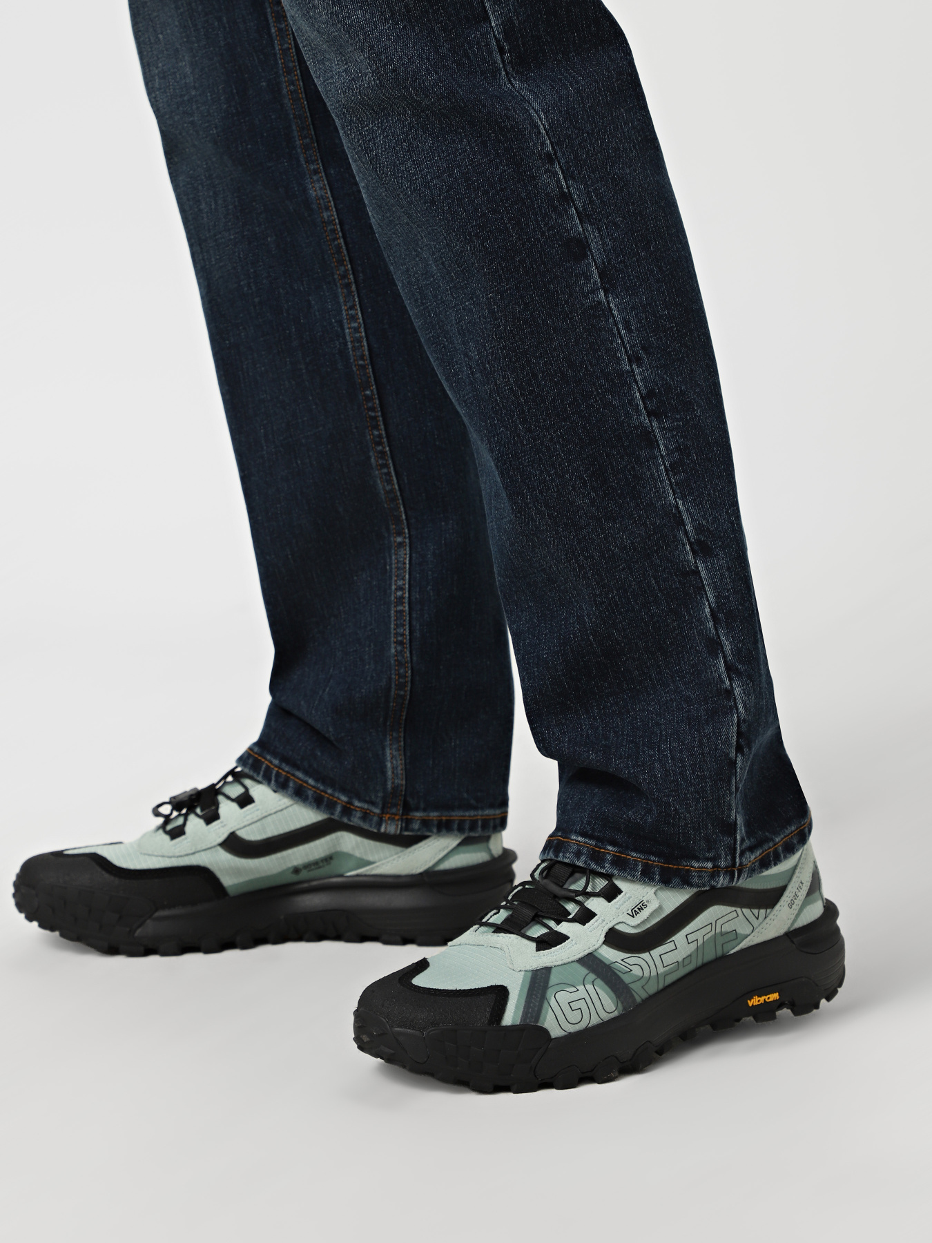 Кроссовки Vans MTE Crosspath XC Gore-Tex модель VN000DAMRMO1 Фото