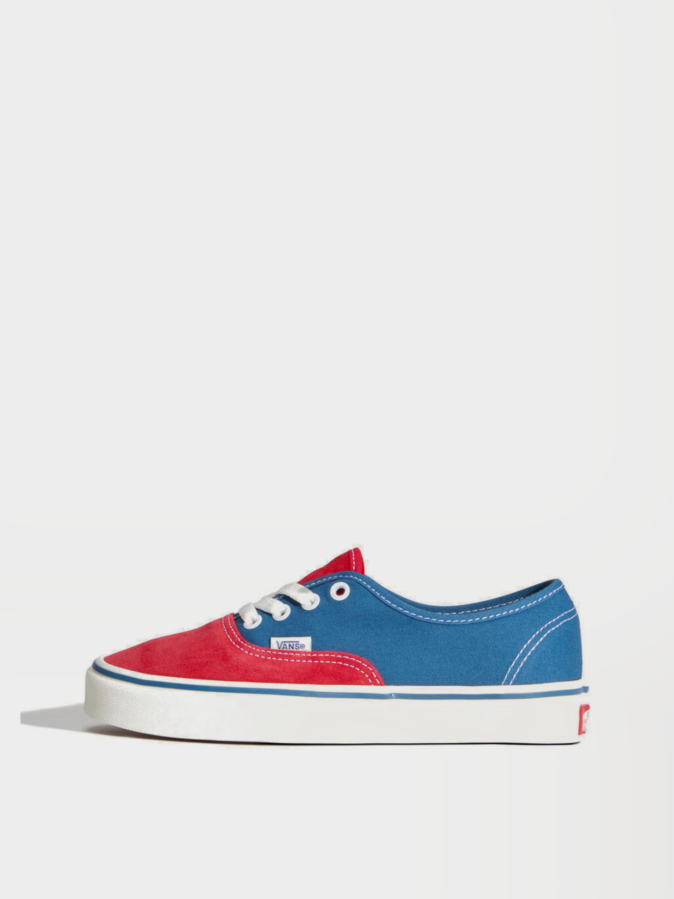 Кеди Vans AUTHENTIC модель VN000EHHIZQ1 Кеди Vans AUTHENTIC модель VN000EHHIZQ1 Фото