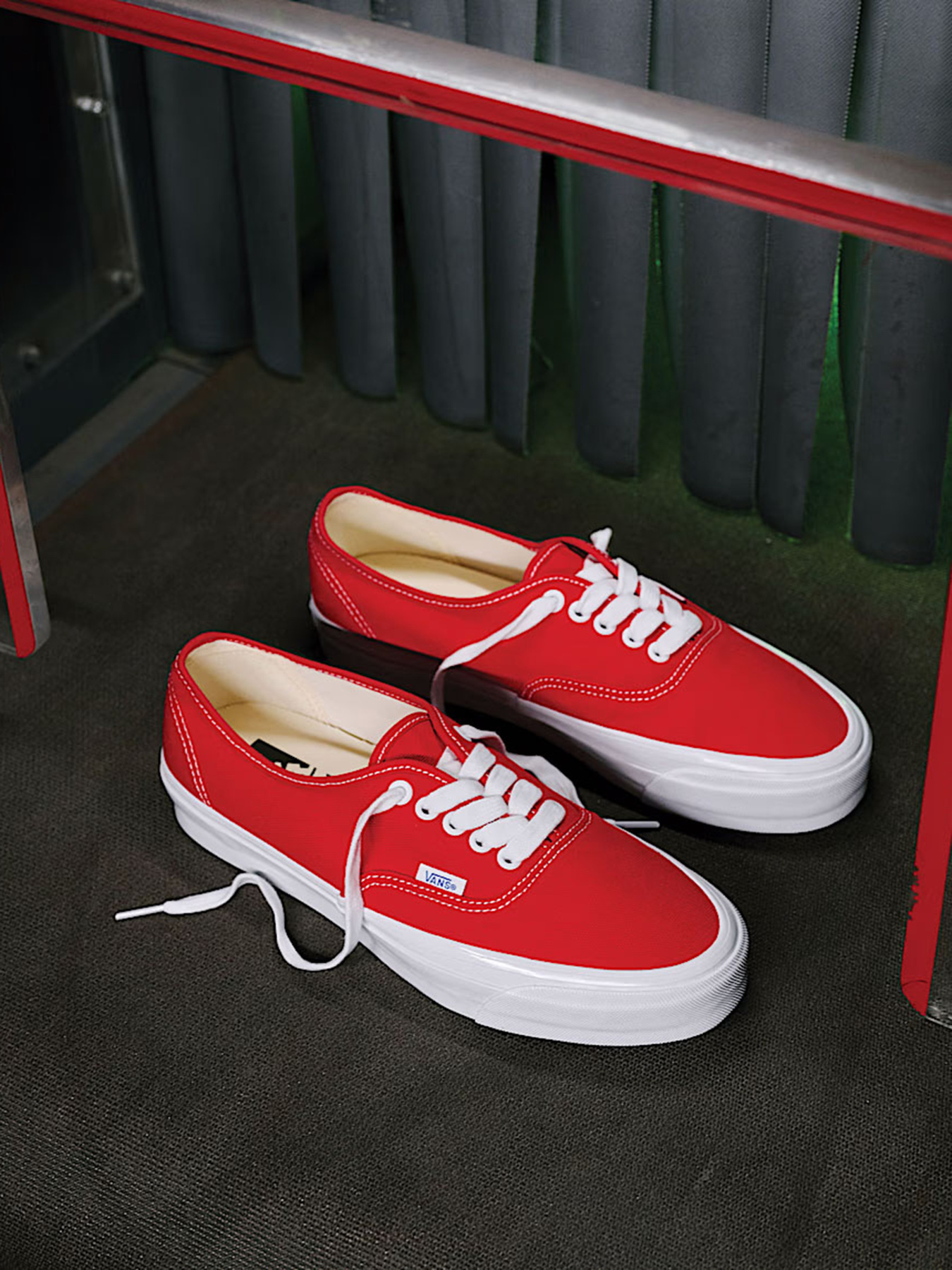 Кеды Vans LX AUTHENTIC 44 модель VN000EBNIZQ1 Кеды Vans LX AUTHENTIC 44 модель VN000EBNIZQ1 Фото