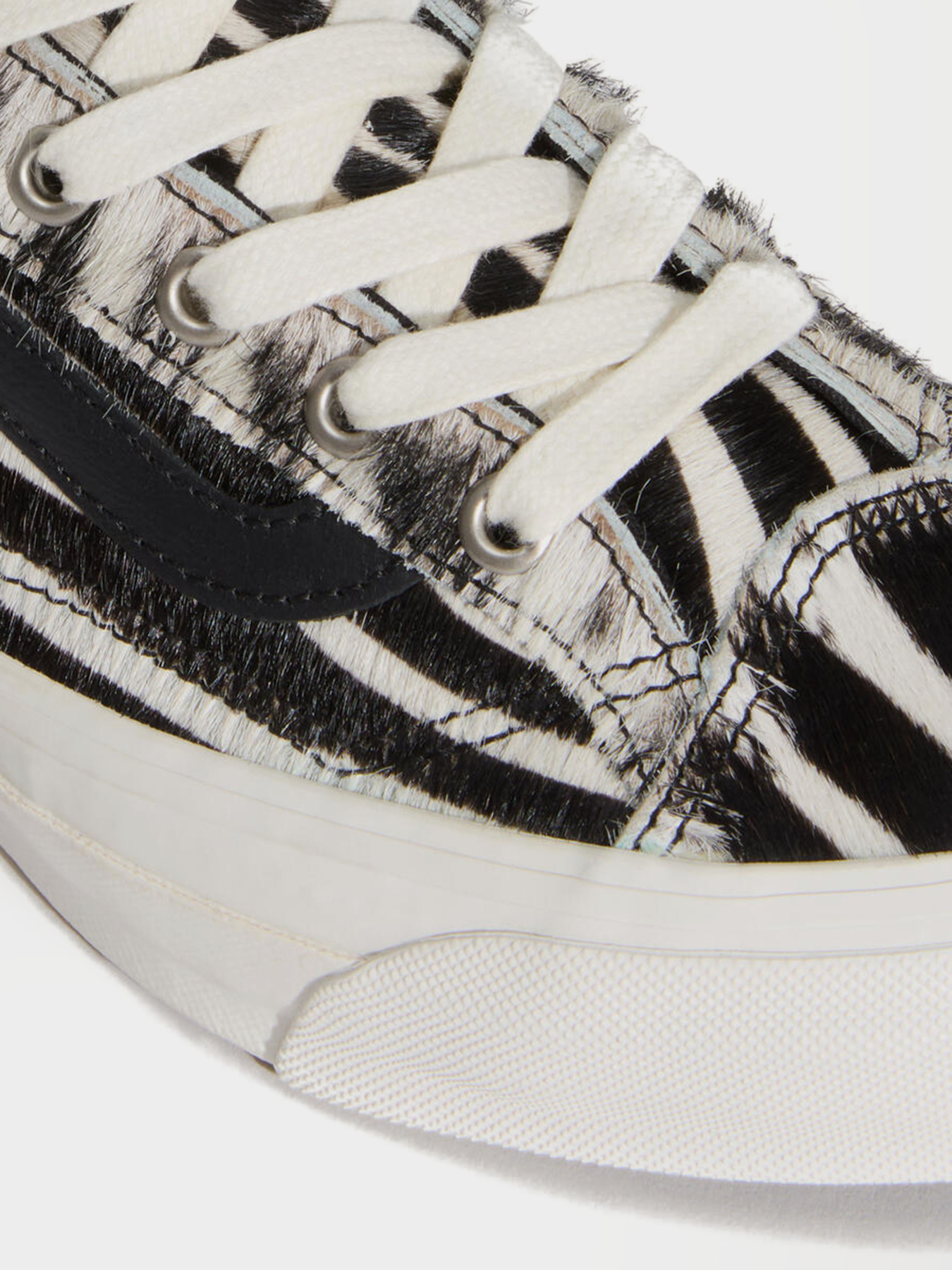 Кеды Vans LX OLD SKOOL 36 модель VN000EHDZBR1 Кеды Vans LX OLD SKOOL 36 модель VN000EHDZBR1 Фото